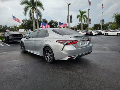 2022 Toyota Camry SE