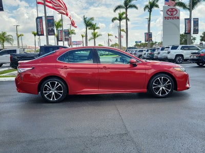 2020 Toyota Camry SE
