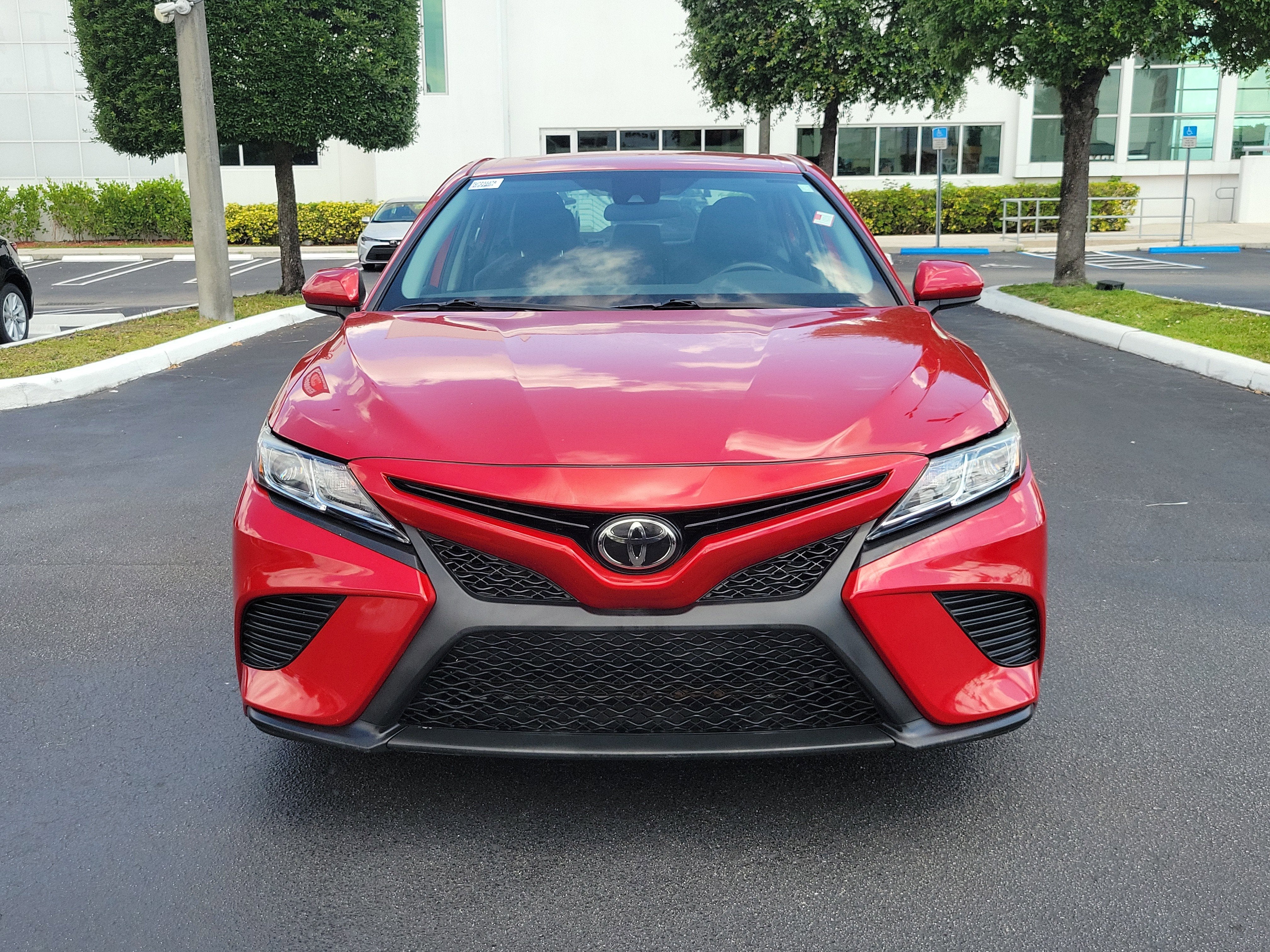 2020 Toyota Camry SE
