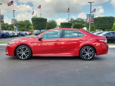 2020 Toyota Camry SE