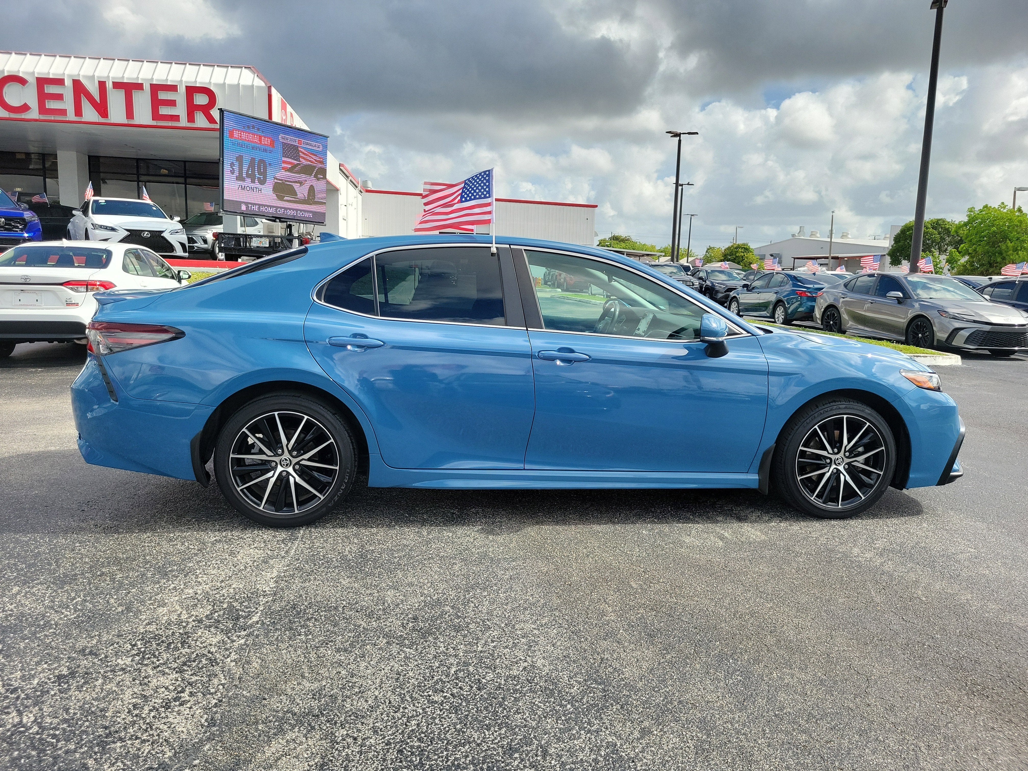 2023 Toyota Camry SE