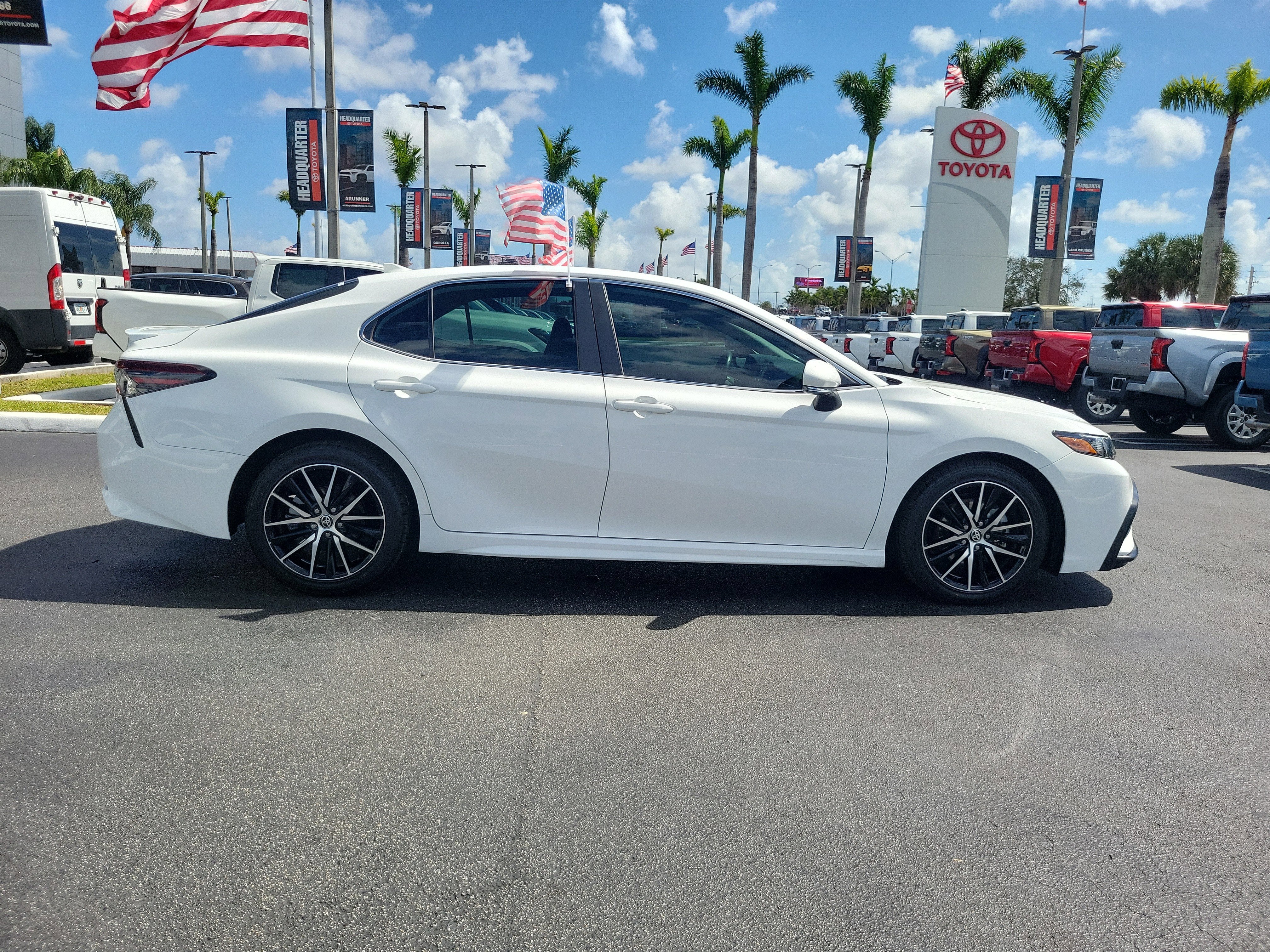 2023 Toyota Camry SE
