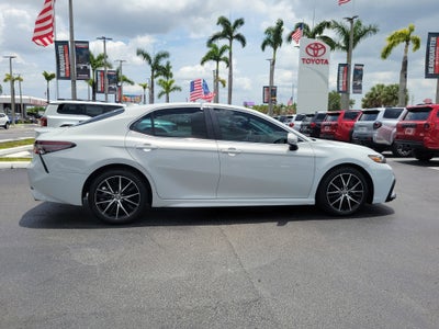 2024 Toyota Camry SE