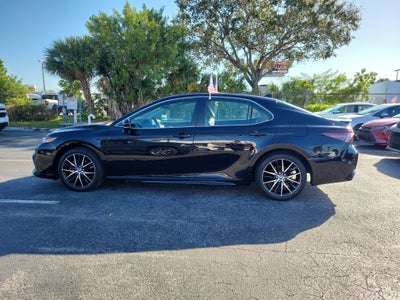 2024 Toyota Camry SE