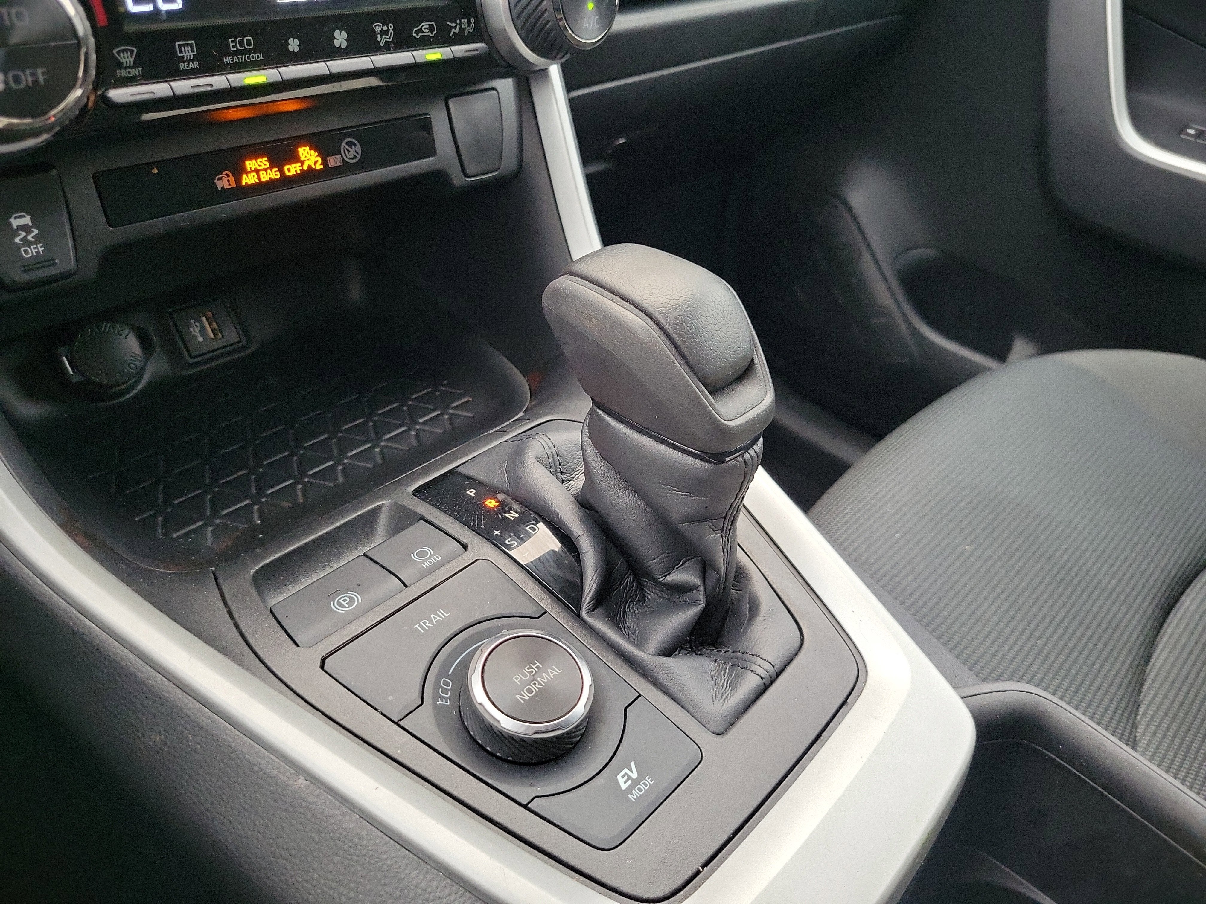 2023 Toyota RAV4 Hybrid LE