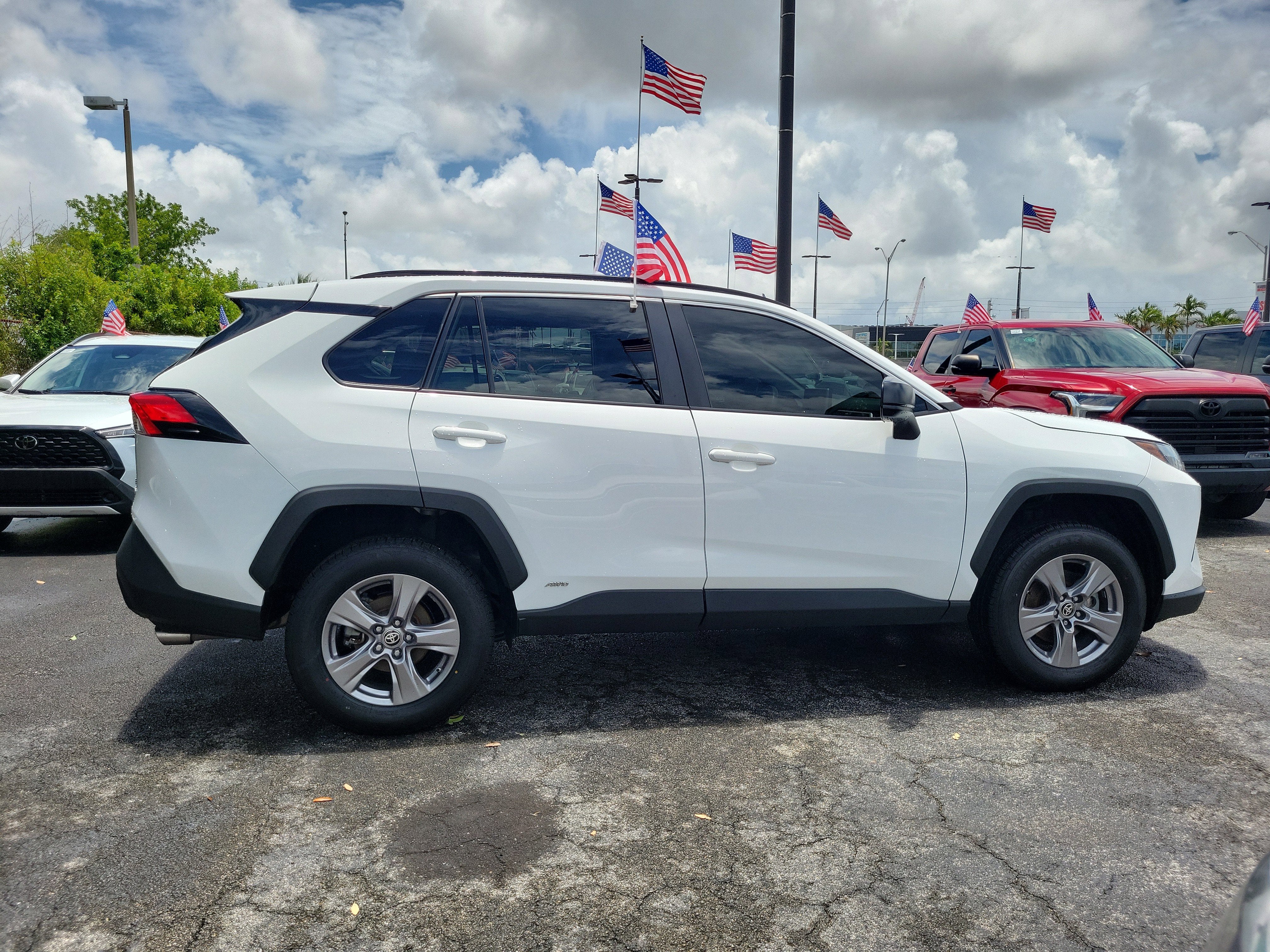 2024 Toyota RAV4 Hybrid LE