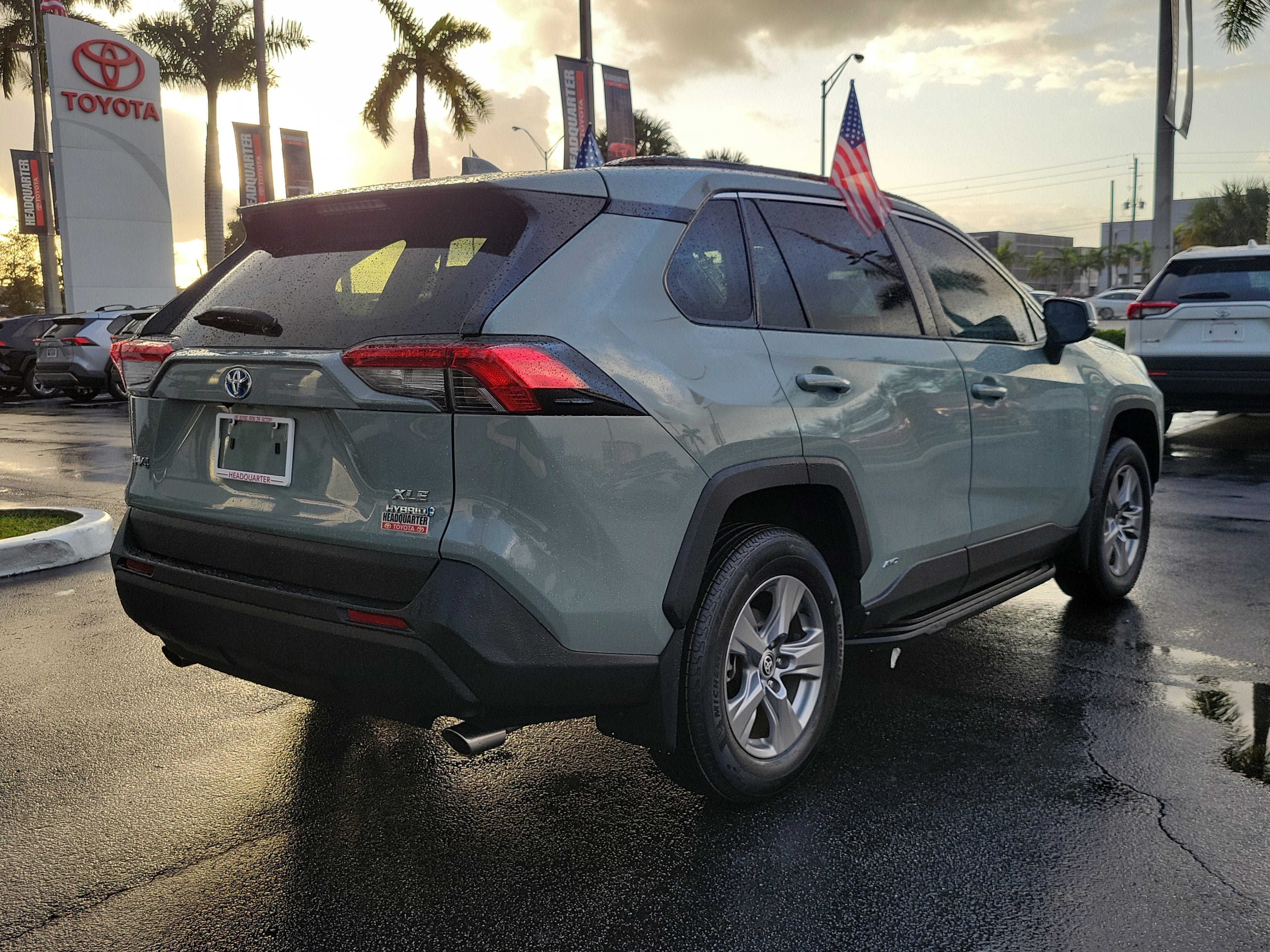 2022 Toyota RAV4 Hybrid XLE