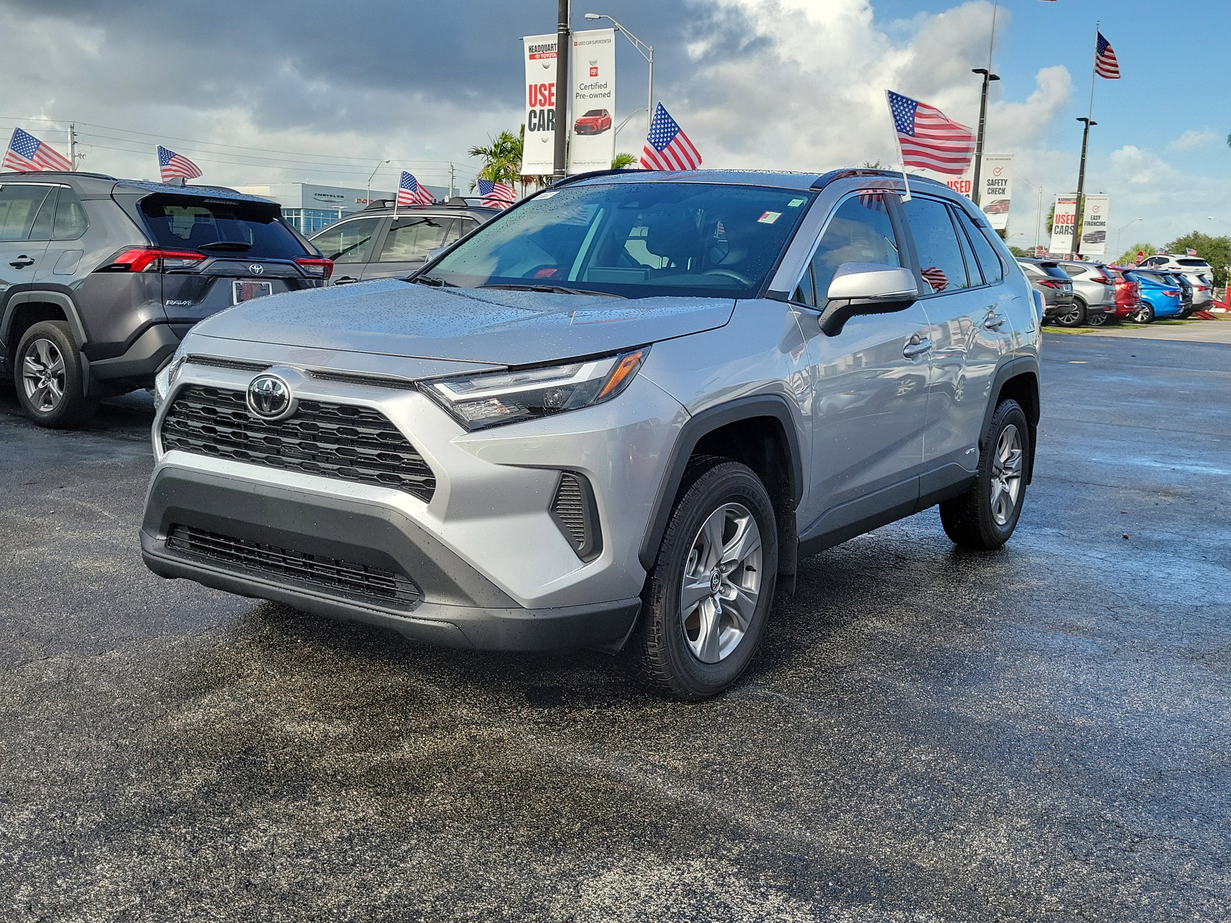 2025 Toyota RAV4 Hybrid XLE