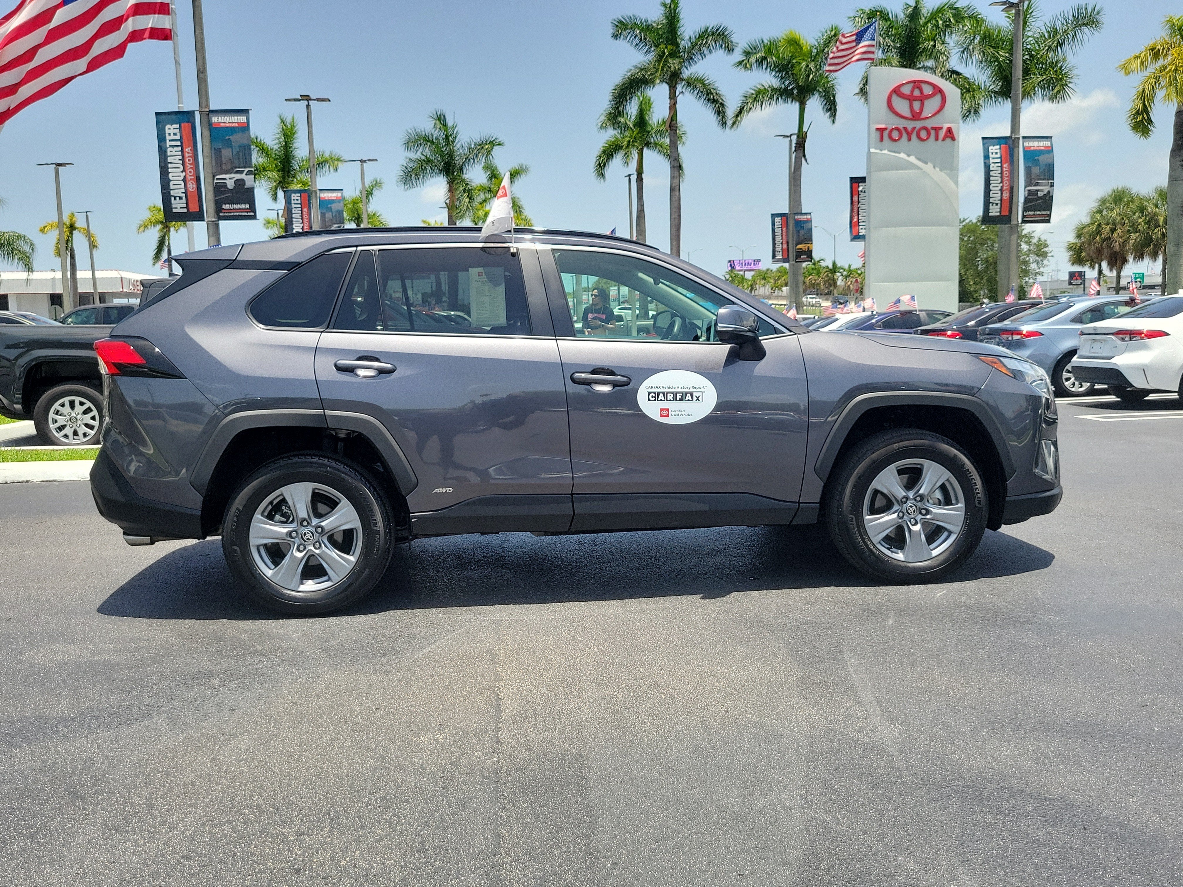 2025 Toyota RAV4 Hybrid XLE