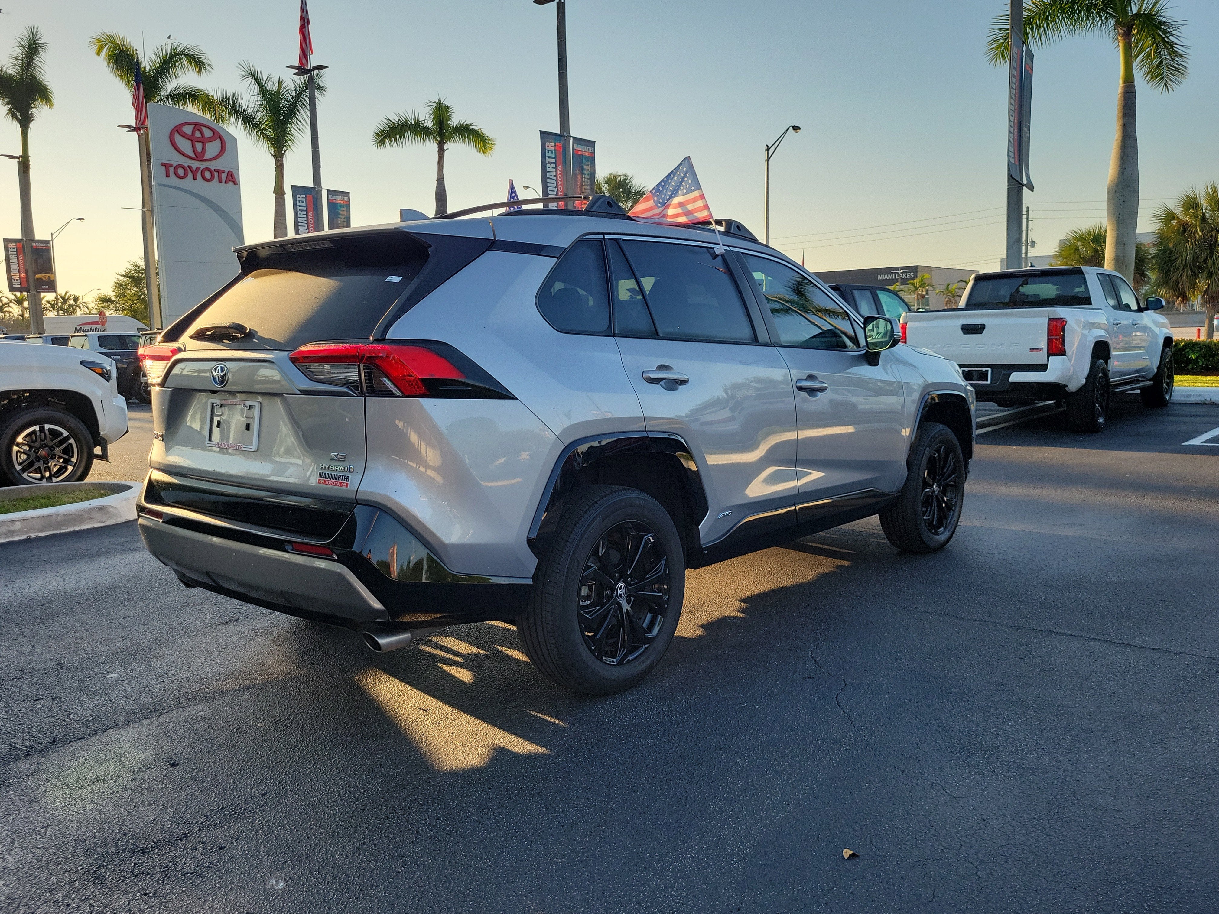 2023 Toyota RAV4 Hybrid SE