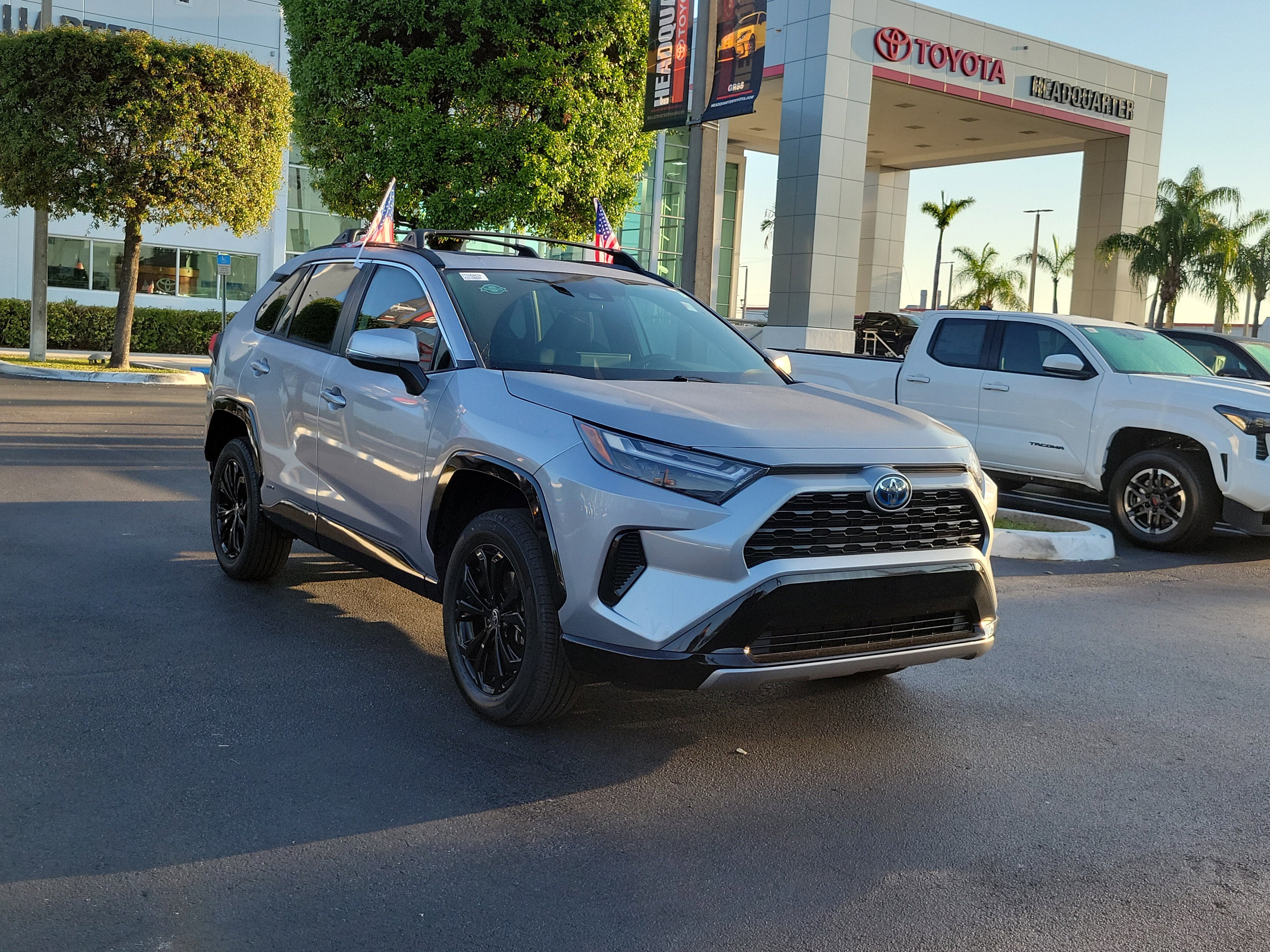 2023 Toyota RAV4 Hybrid SE