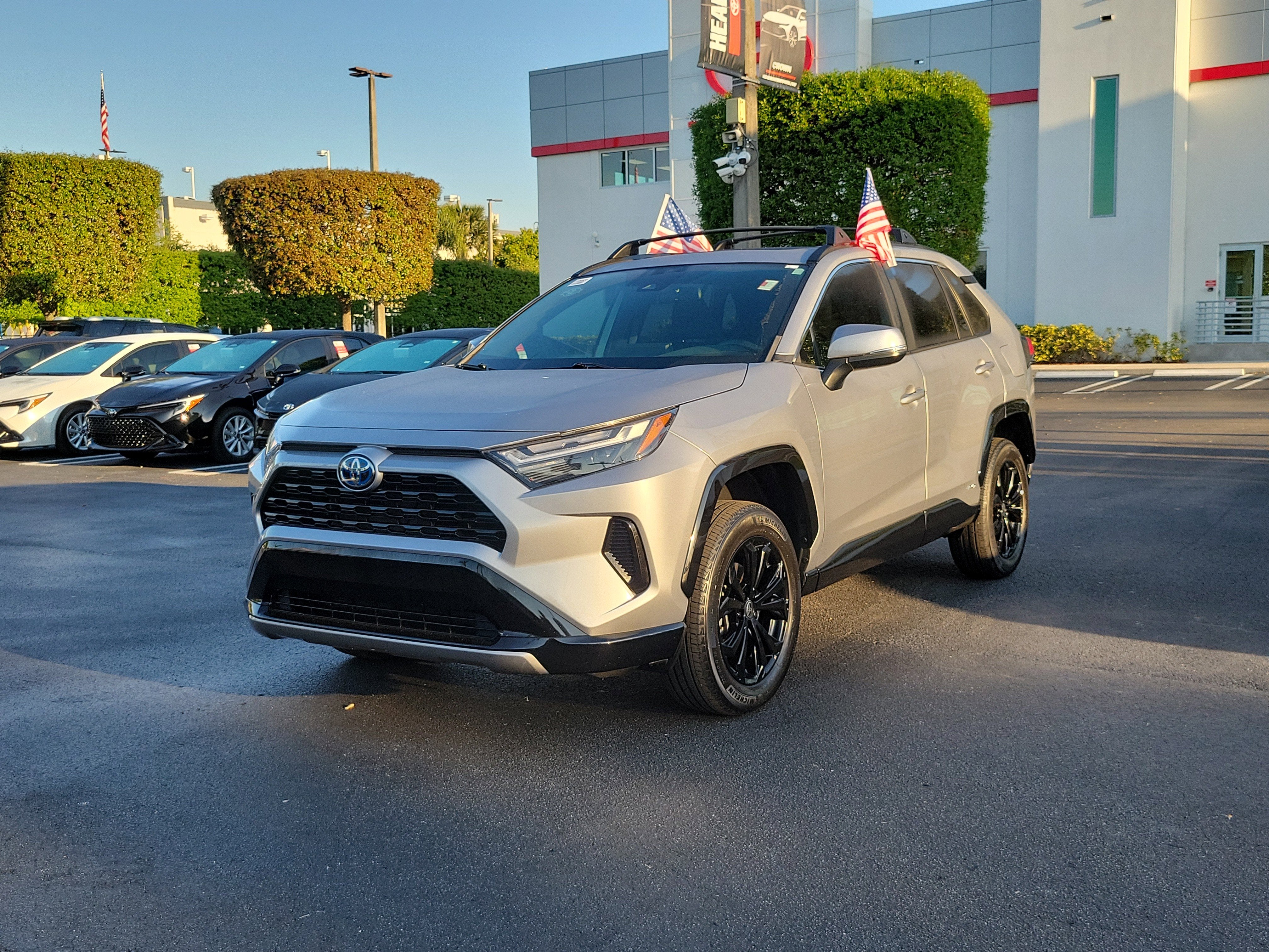 2023 Toyota RAV4 Hybrid SE