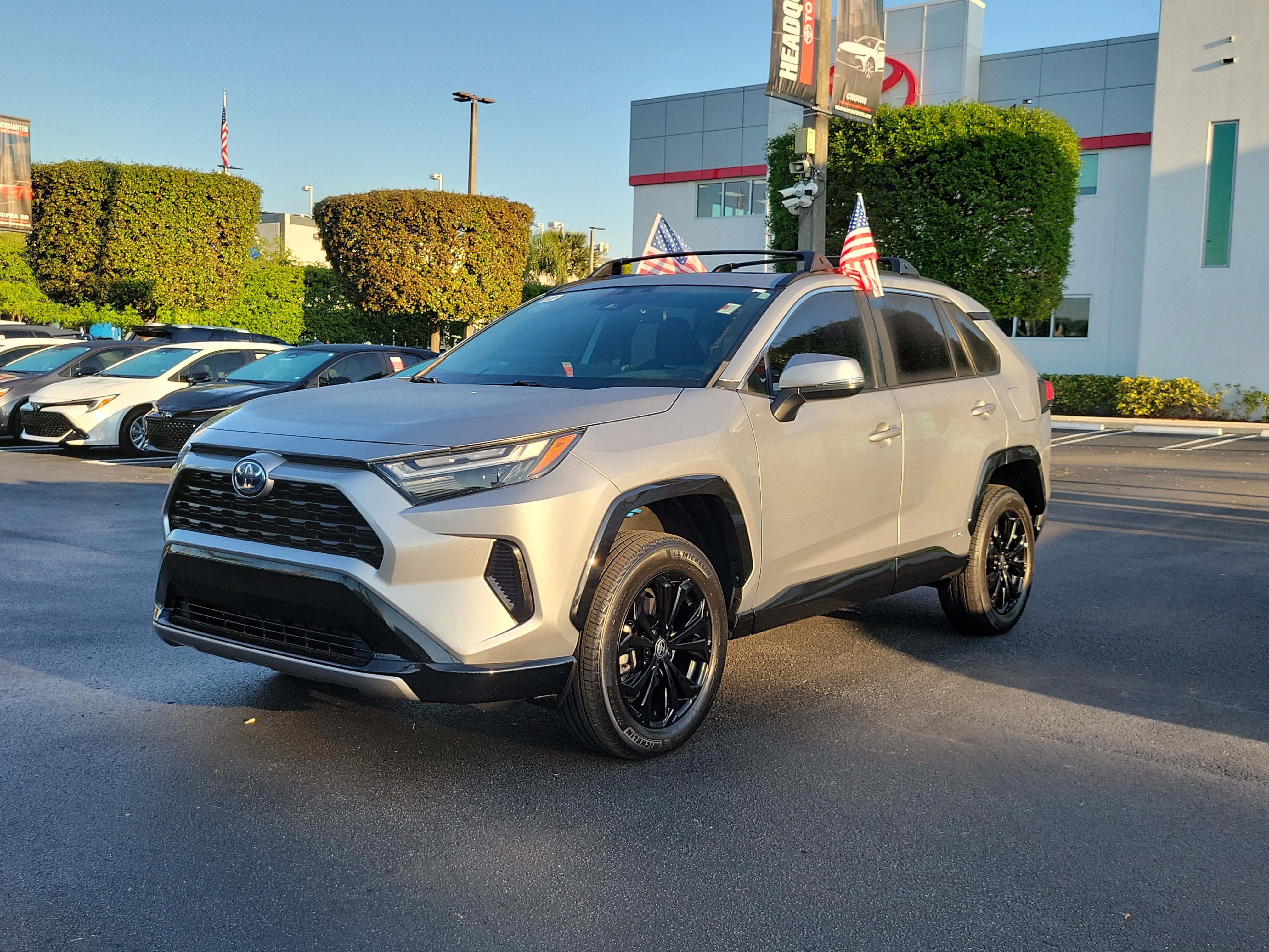 2023 Toyota RAV4 Hybrid SE