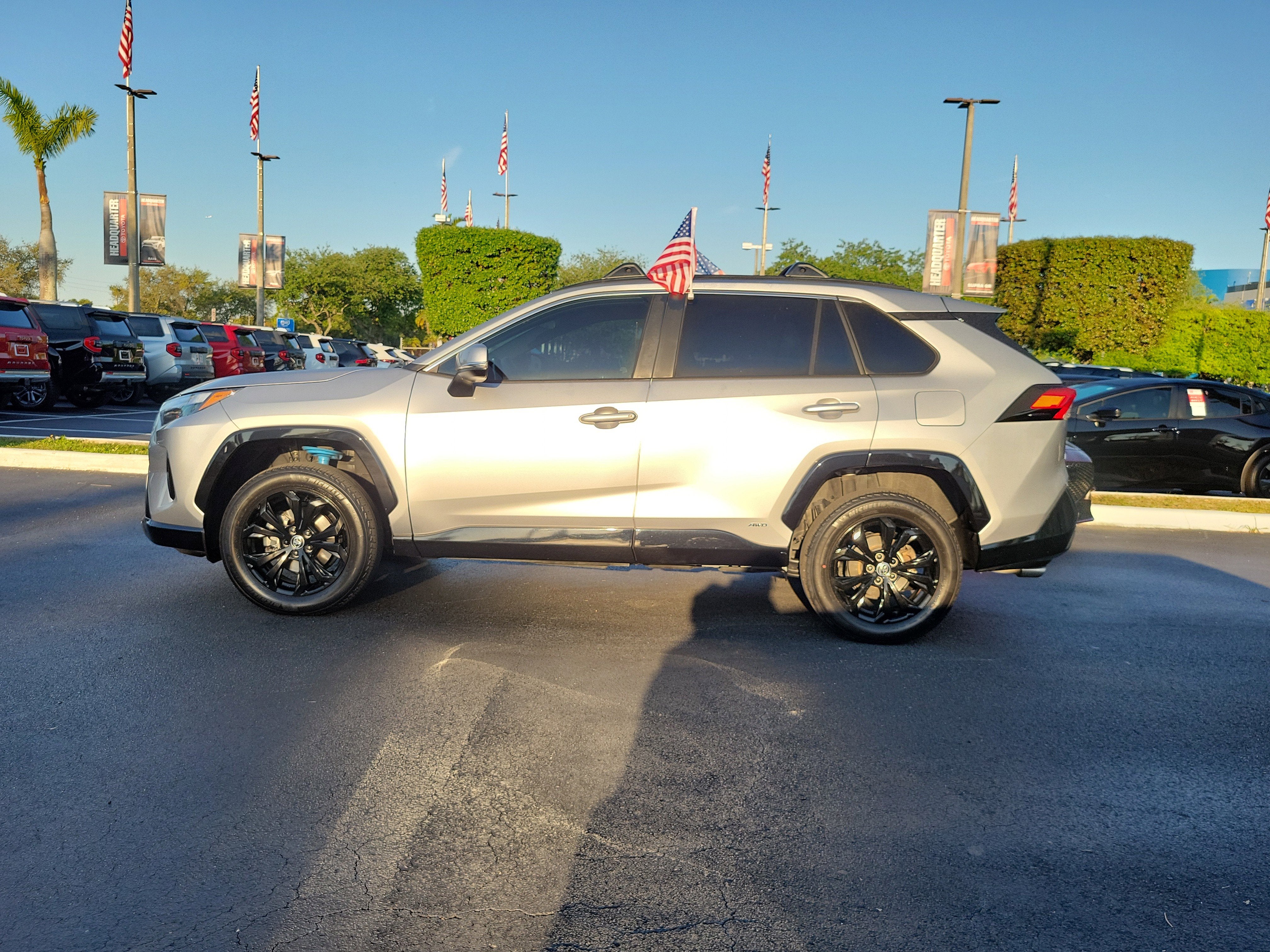 2023 Toyota RAV4 Hybrid SE