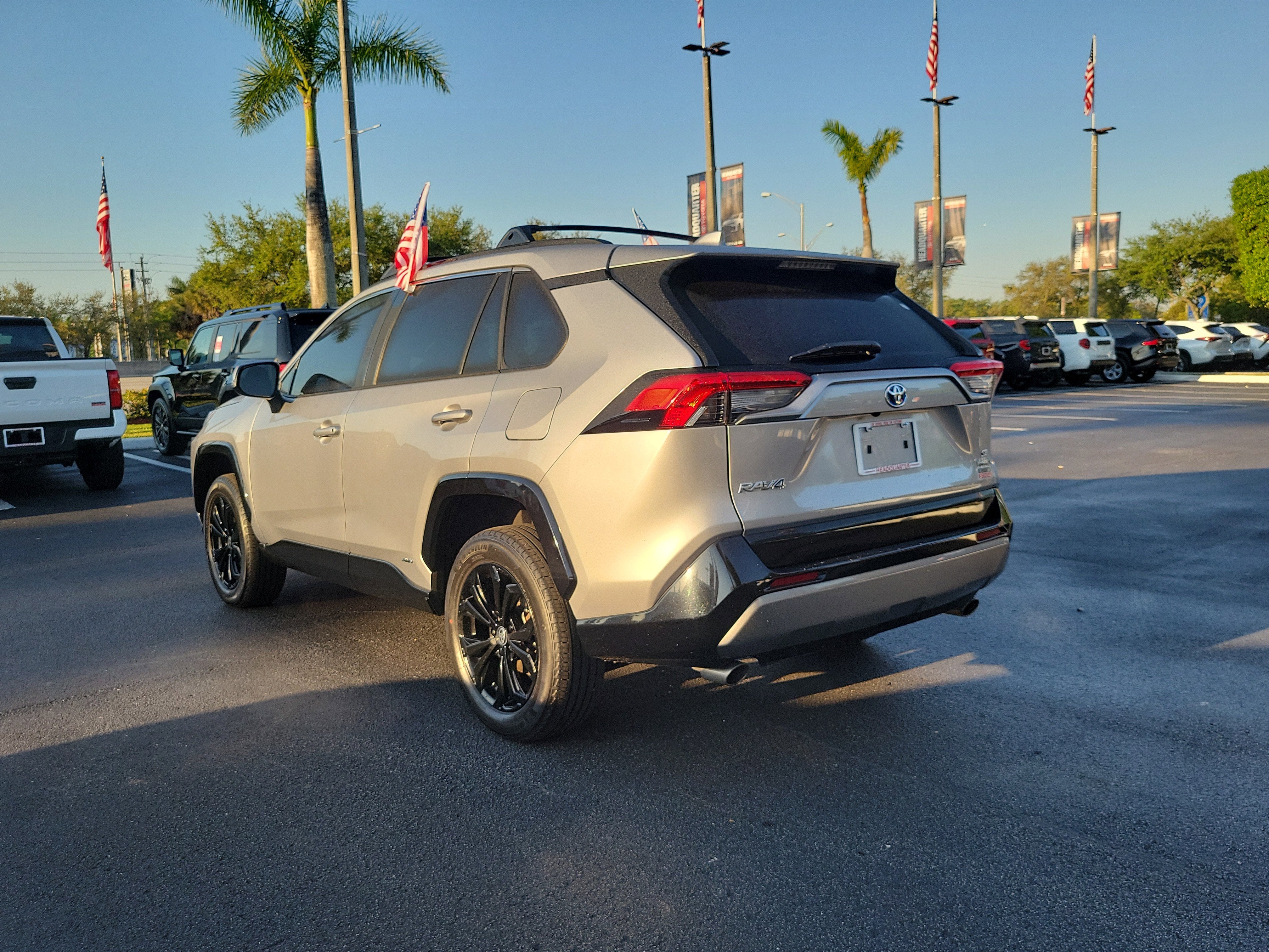 2023 Toyota RAV4 Hybrid SE
