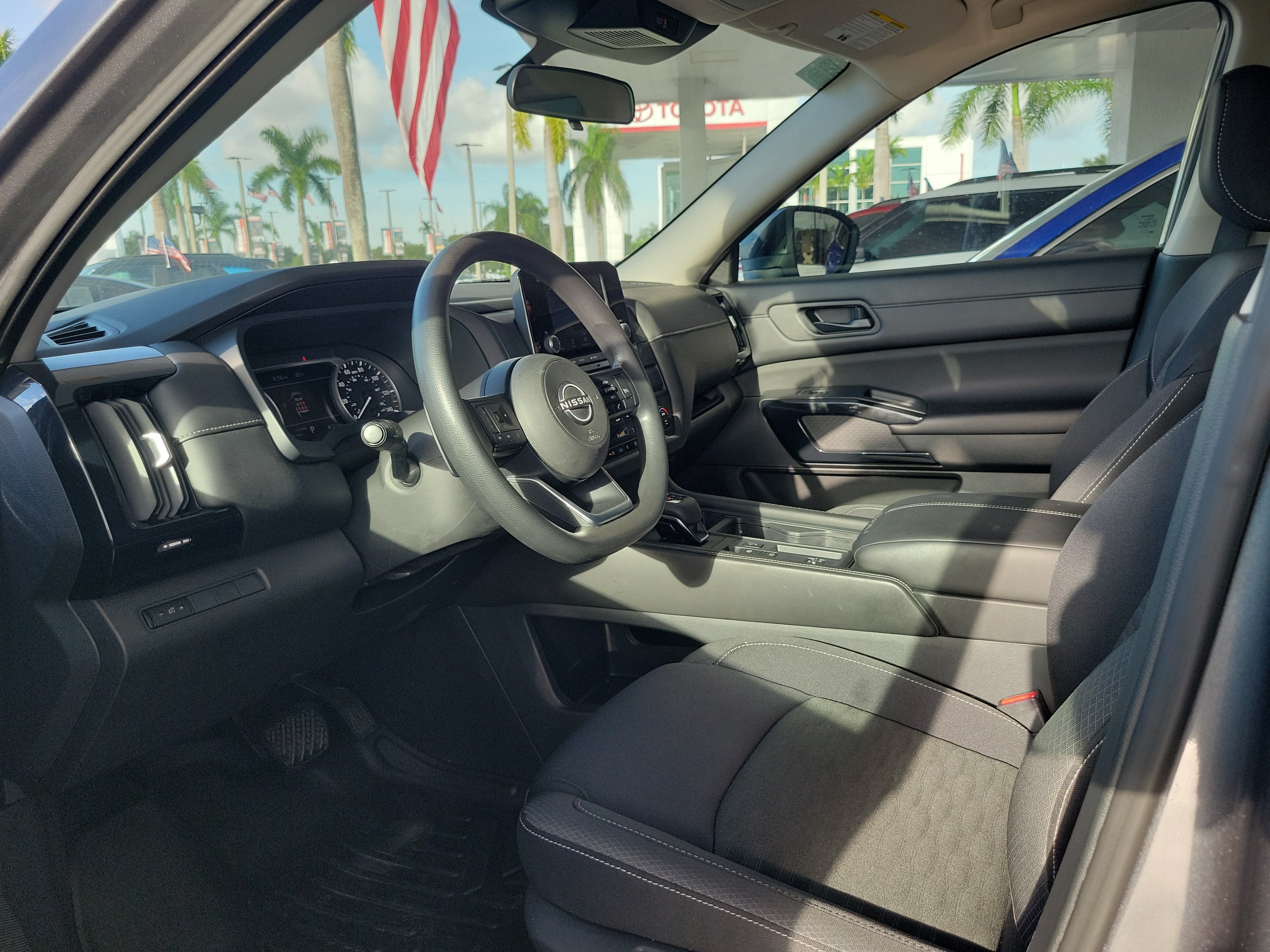 2024 Nissan Pathfinder S