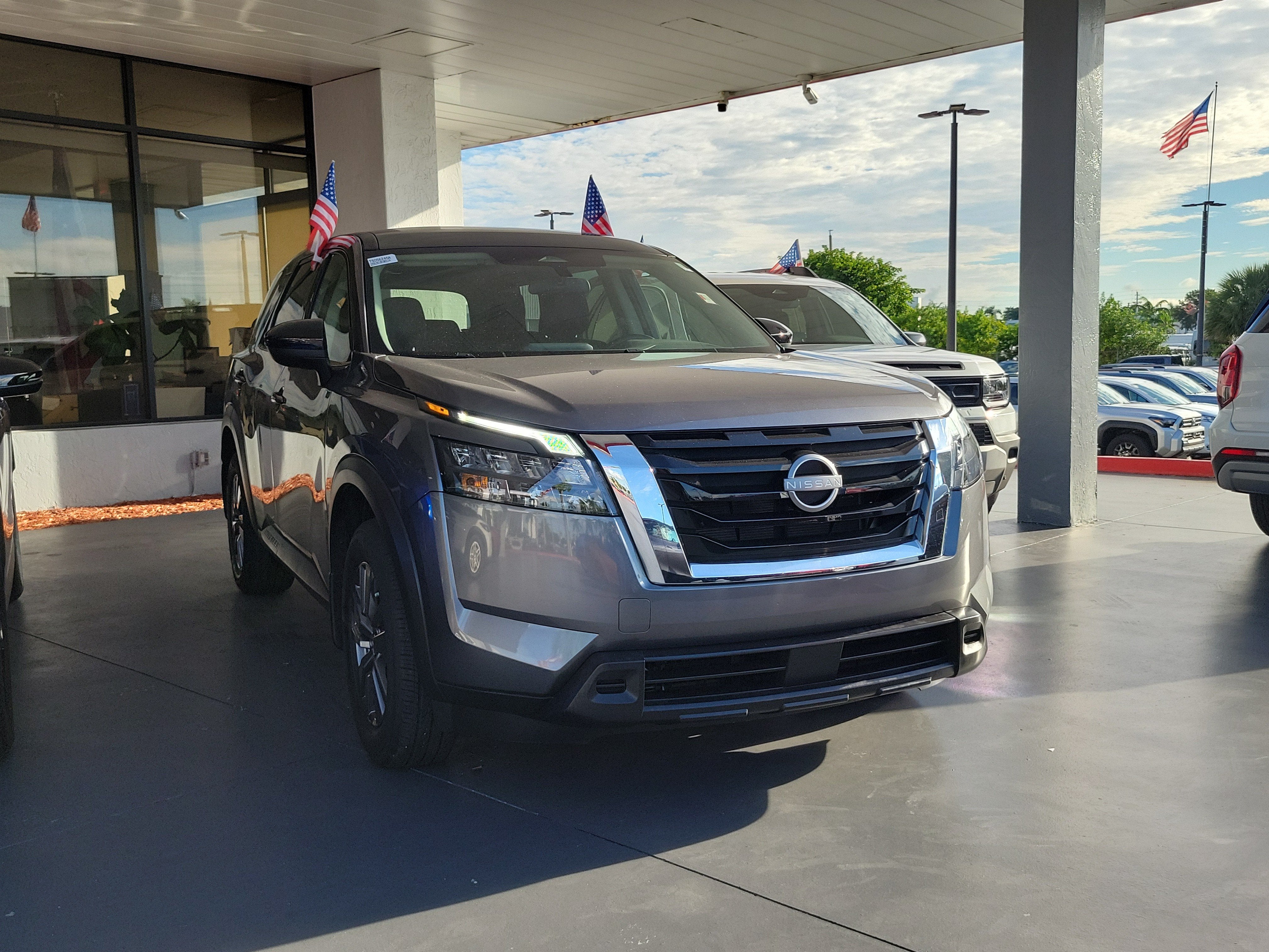 2024 Nissan Pathfinder S