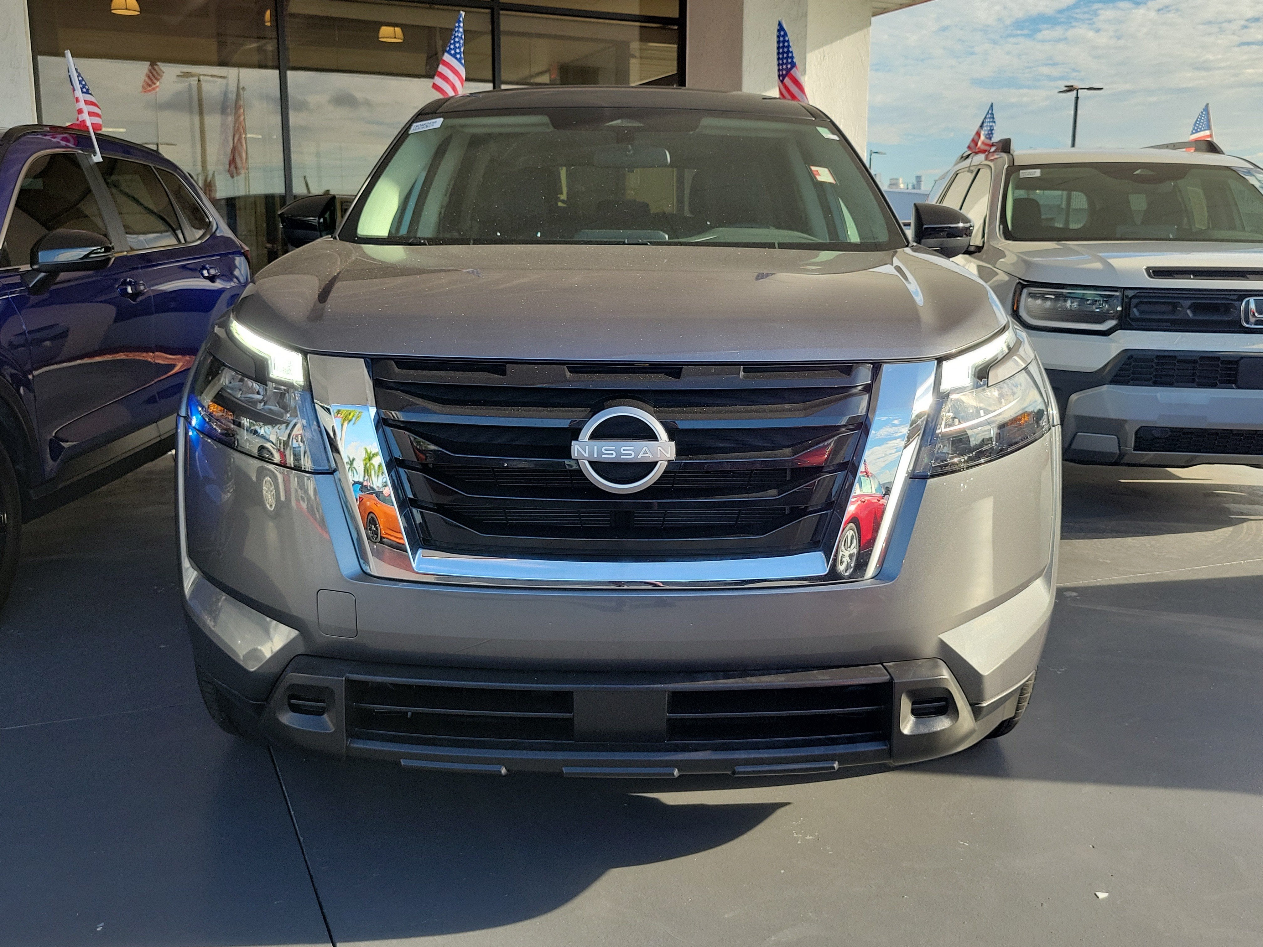 2024 Nissan Pathfinder S