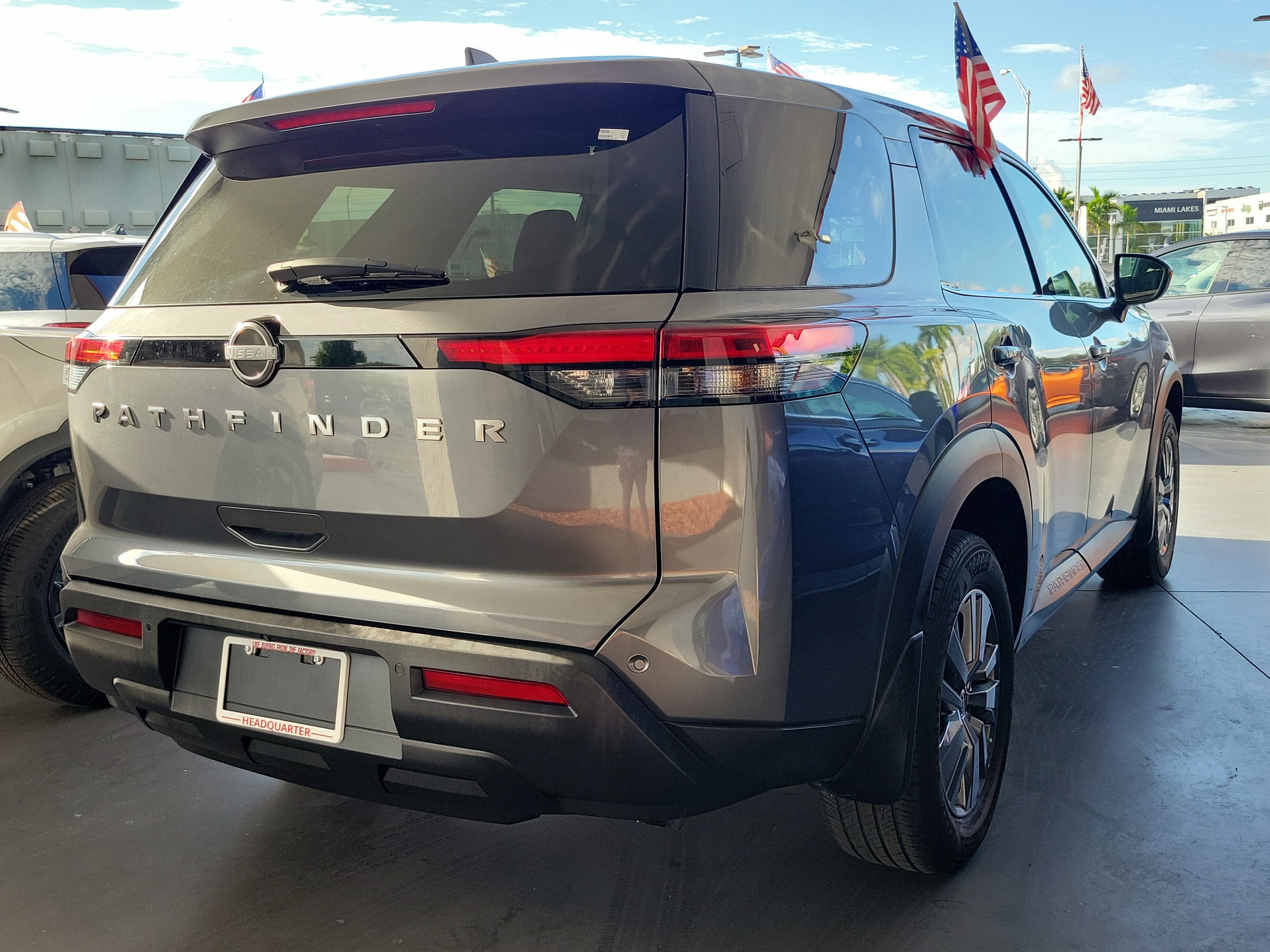 2024 Nissan Pathfinder S