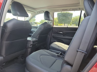 2025 Toyota Grand Highlander LE