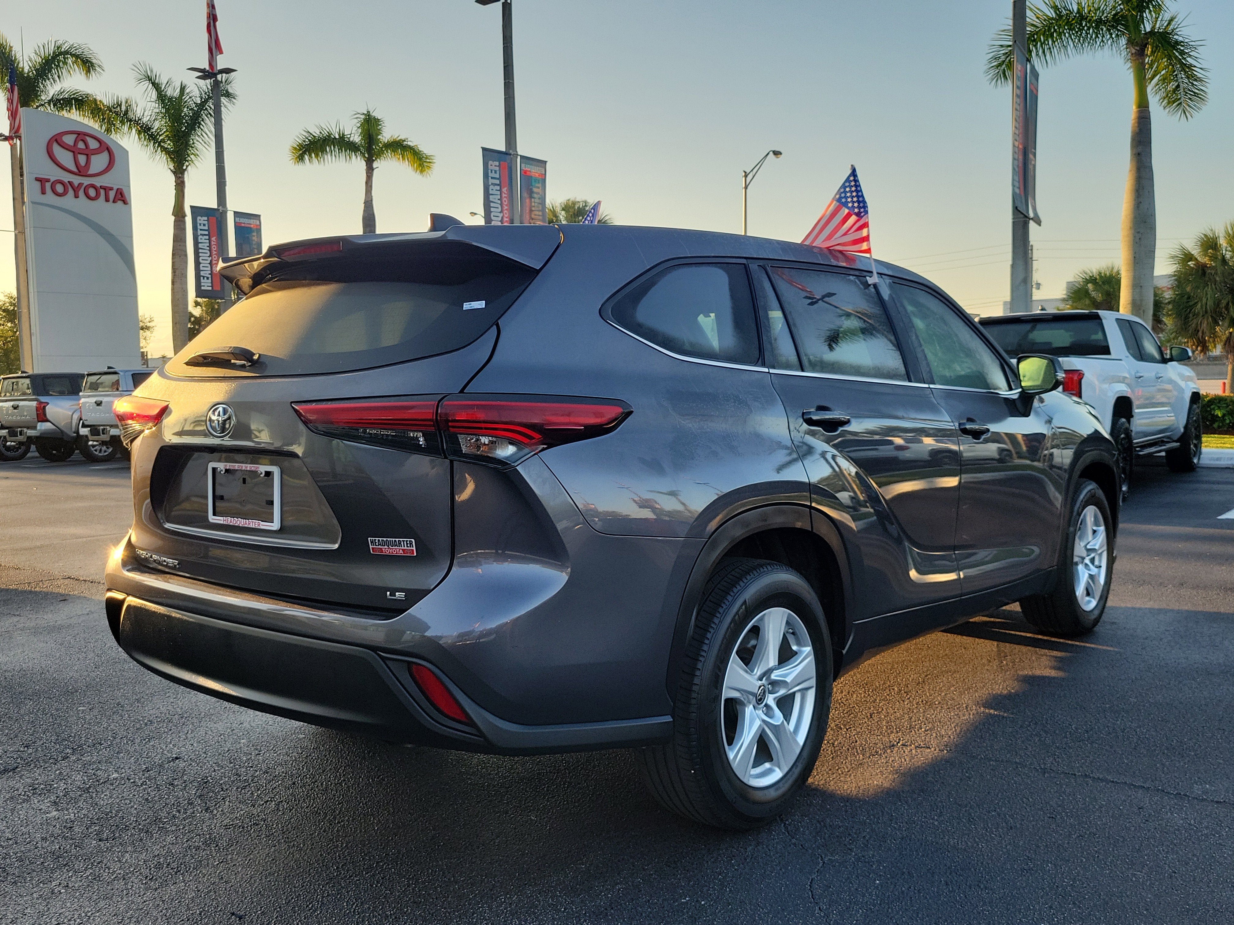 2024 Toyota Highlander LE