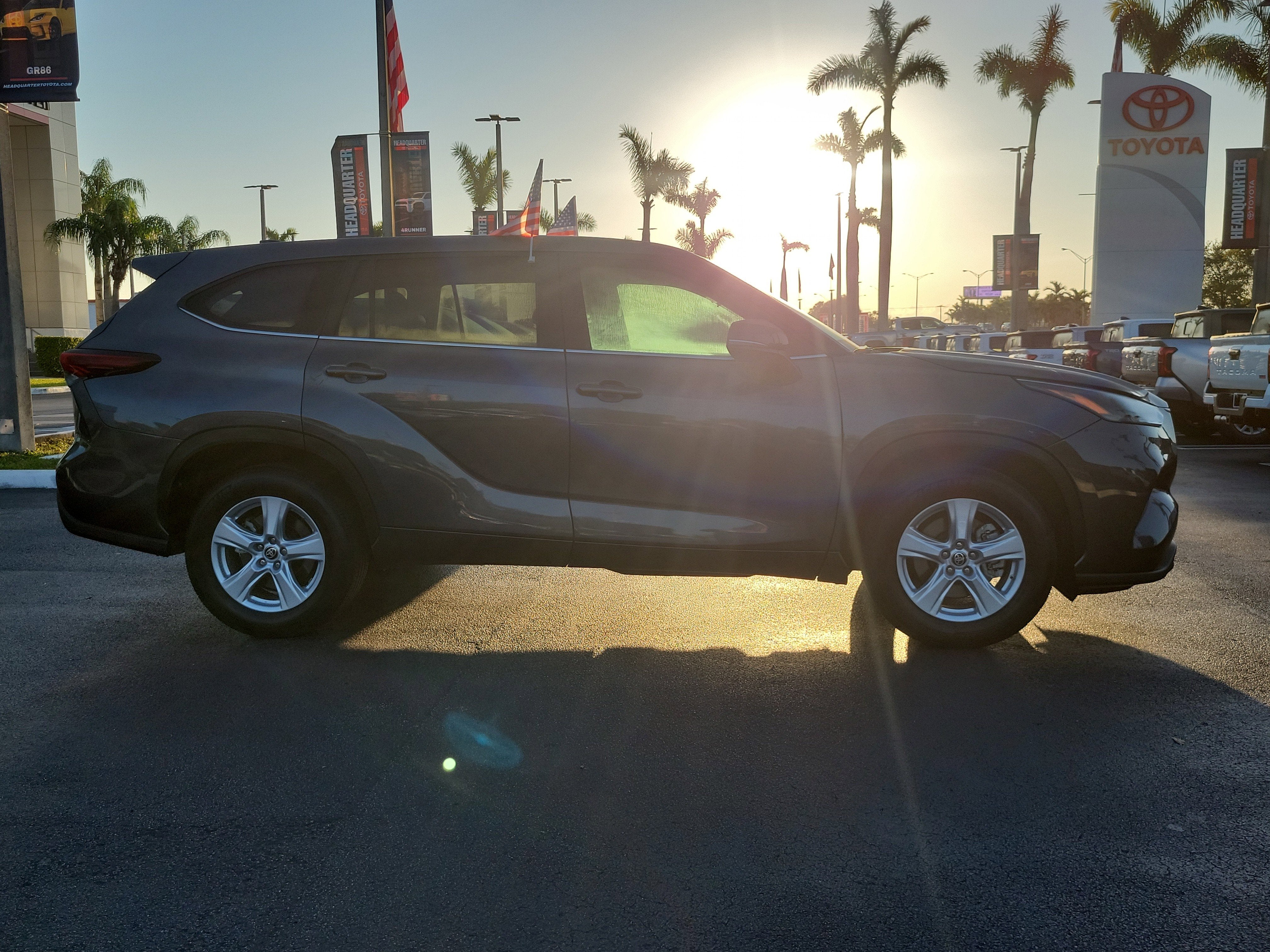 2024 Toyota Highlander LE