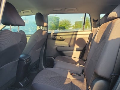 2024 Toyota Highlander LE