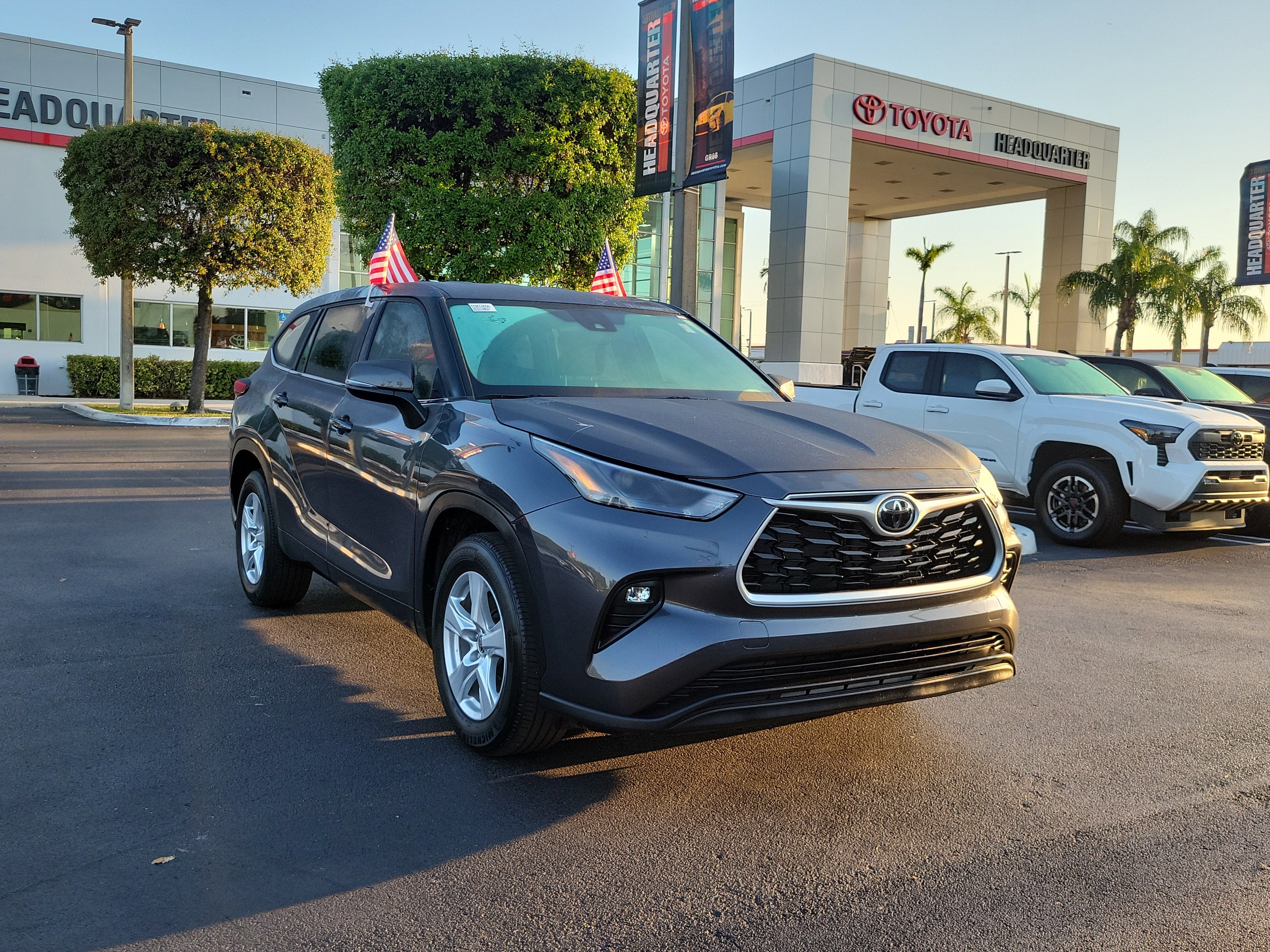 2024 Toyota Highlander LE