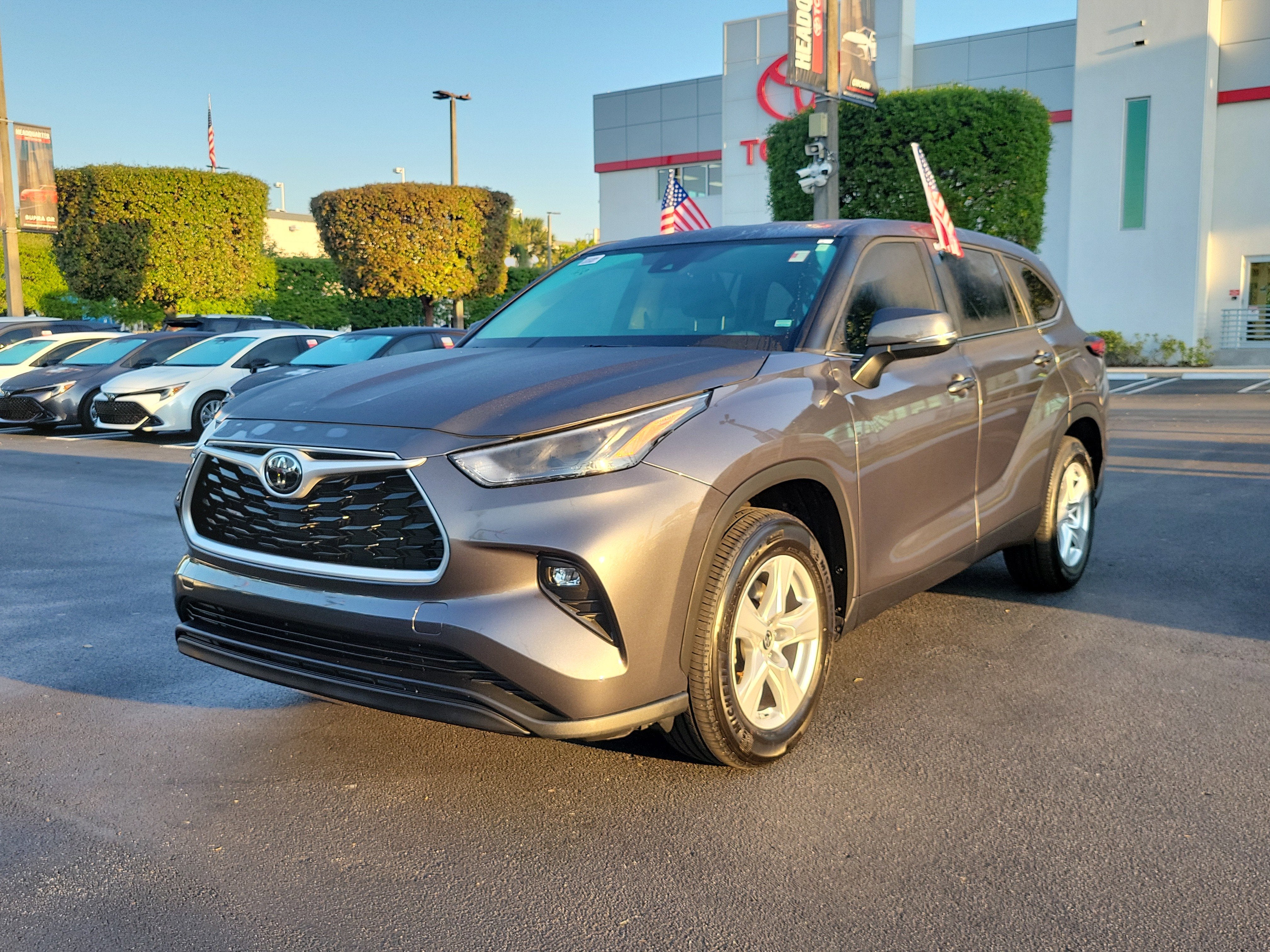 2024 Toyota Highlander LE