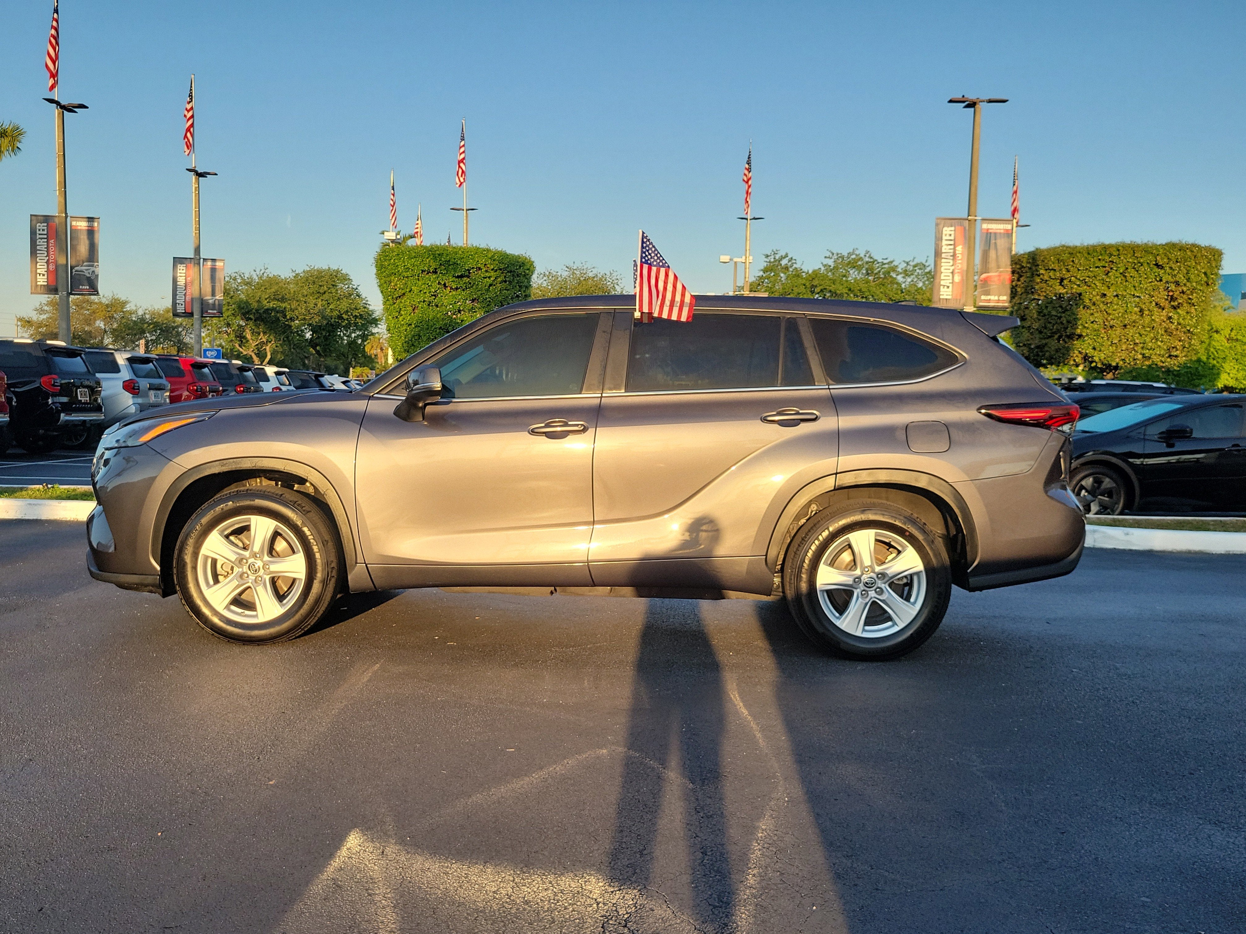 2024 Toyota Highlander LE