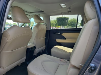 2023 Toyota Highlander LE