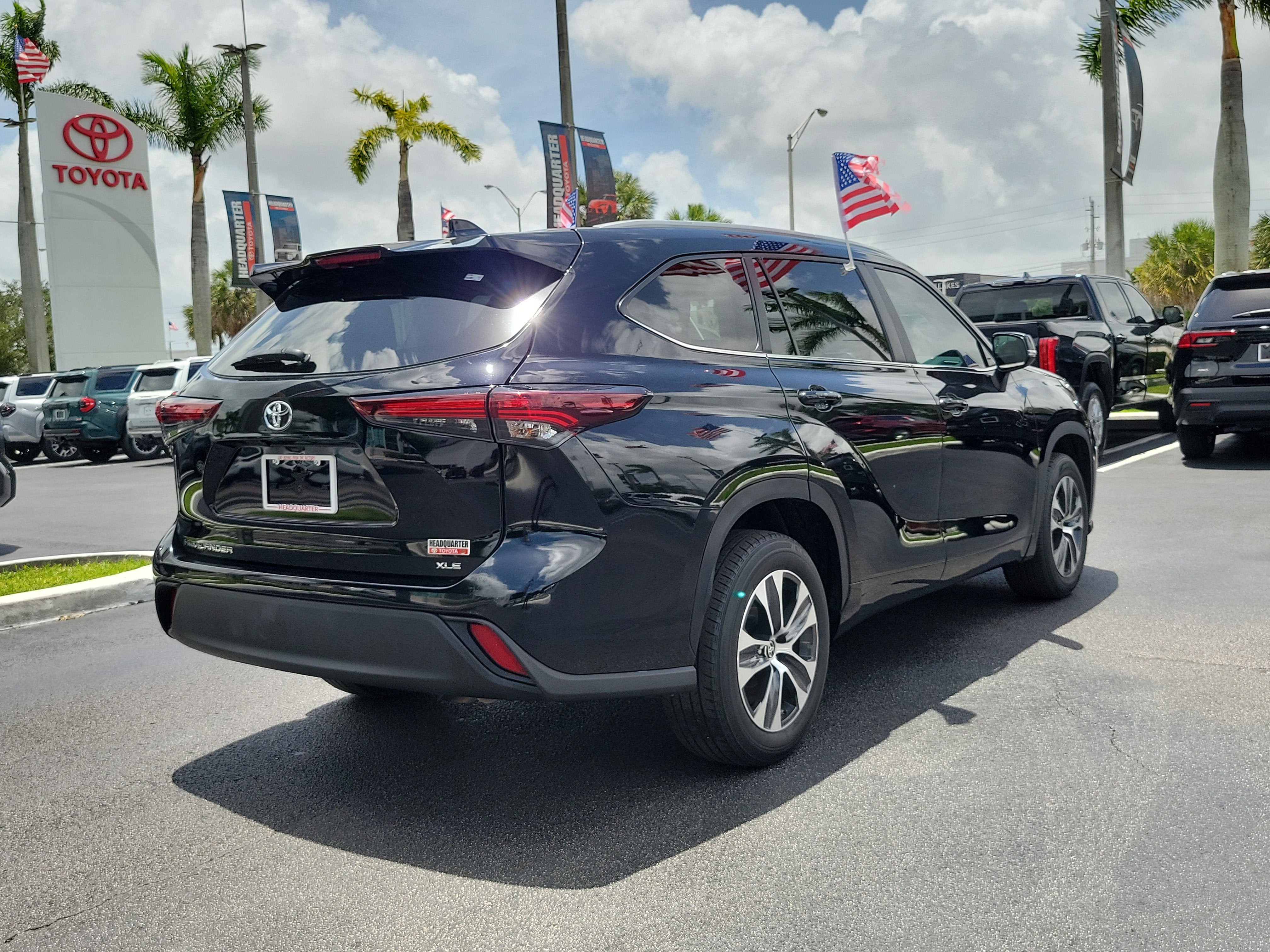2024 Toyota Highlander LE