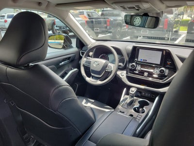 2024 Toyota Highlander LE