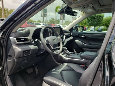 2024 Toyota Highlander LE