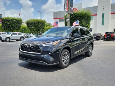 2024 Toyota Highlander LE