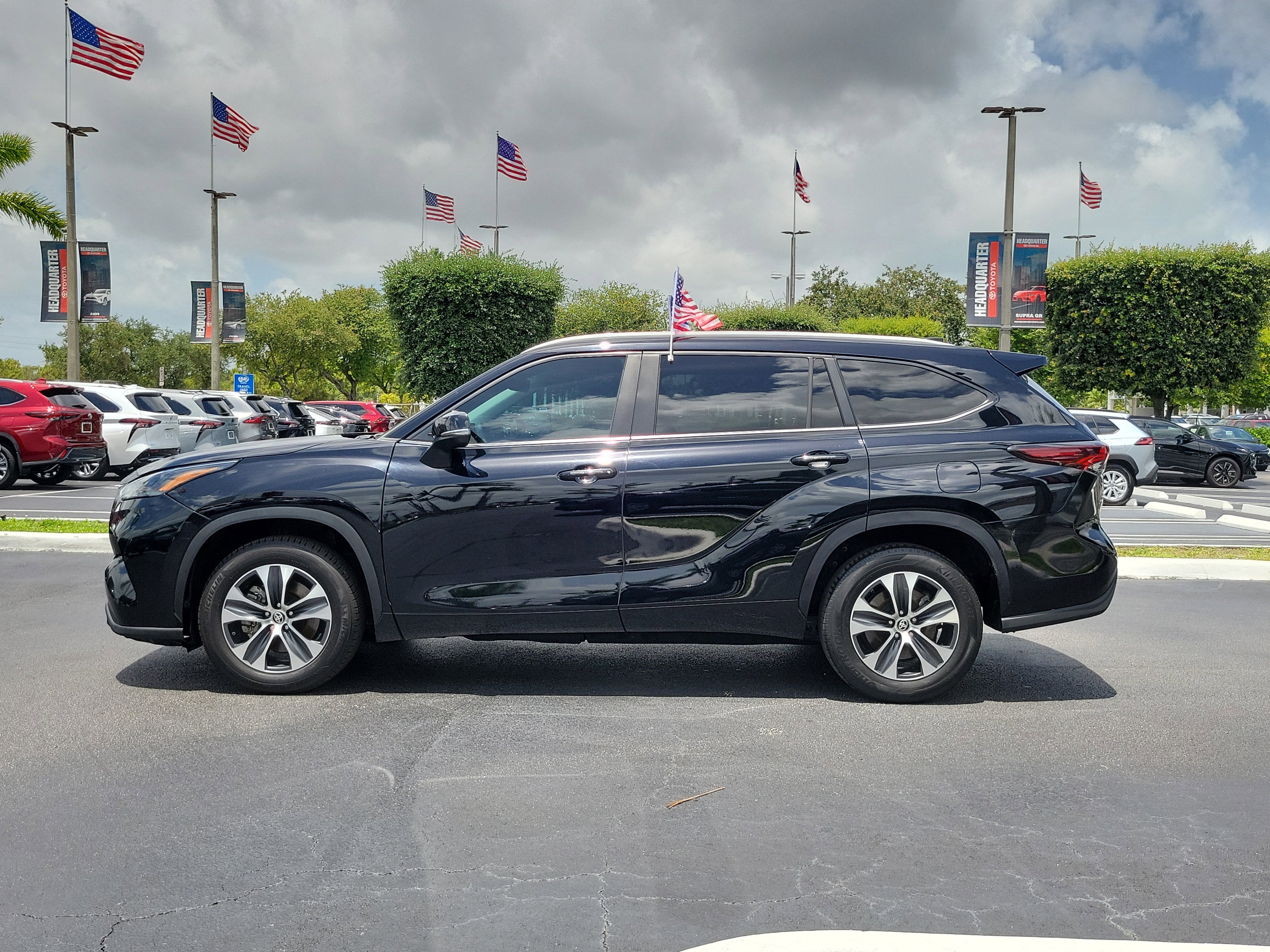 2024 Toyota Highlander LE