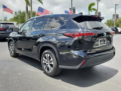 2024 Toyota Highlander LE