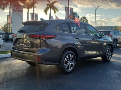 2024 Toyota Highlander LE