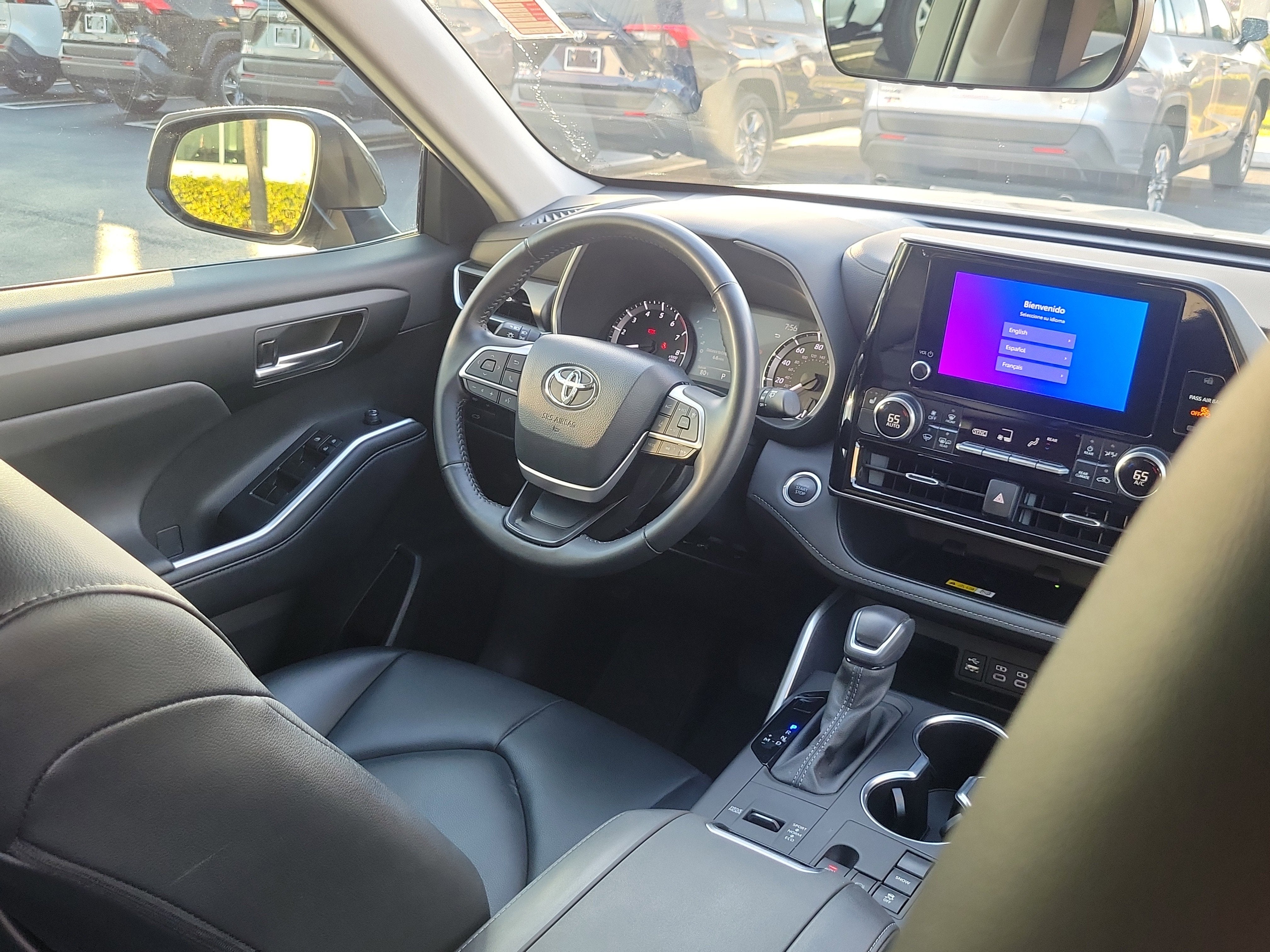 2024 Toyota Highlander LE