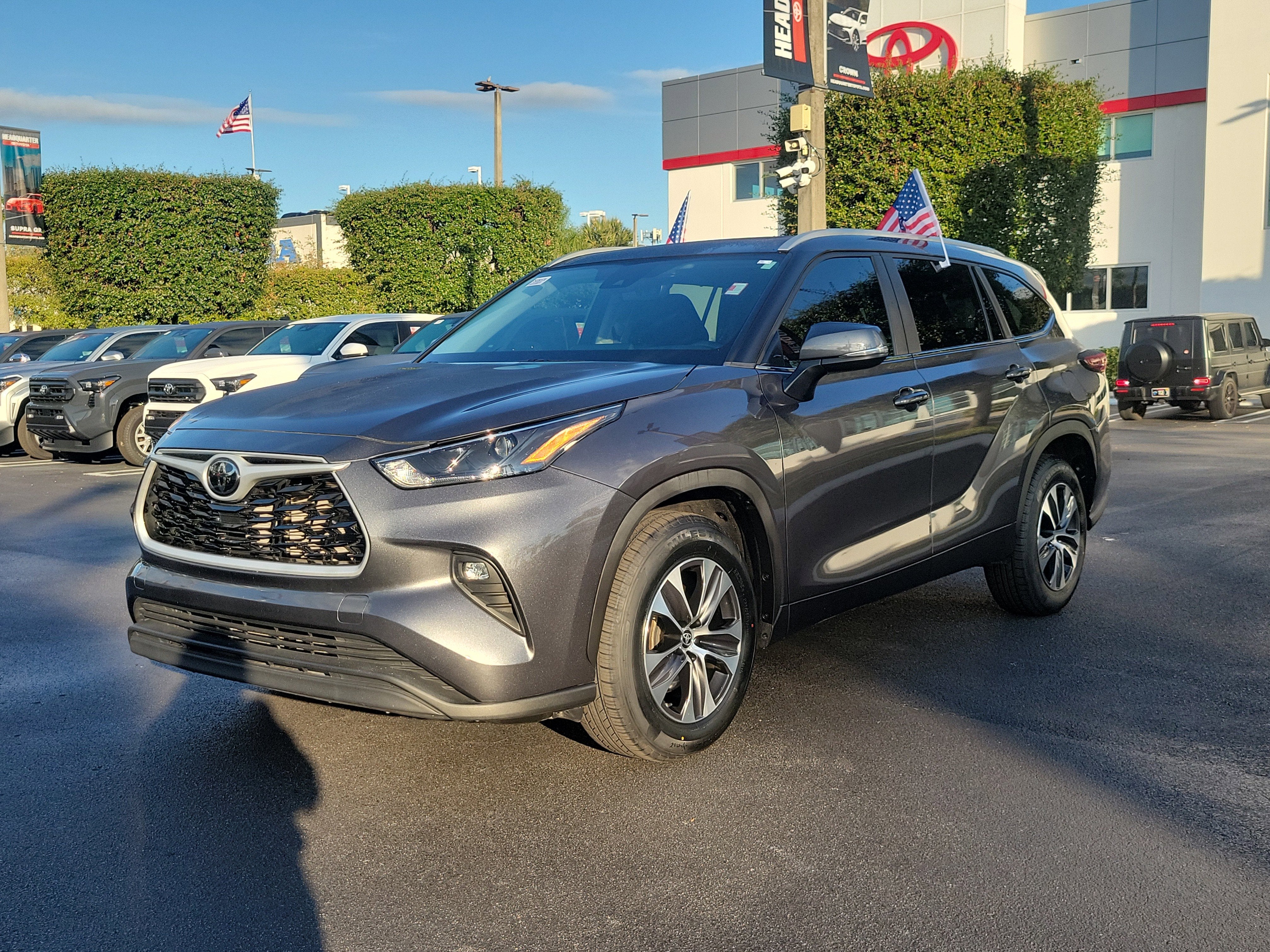 2024 Toyota Highlander LE