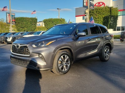 2024 Toyota Highlander LE