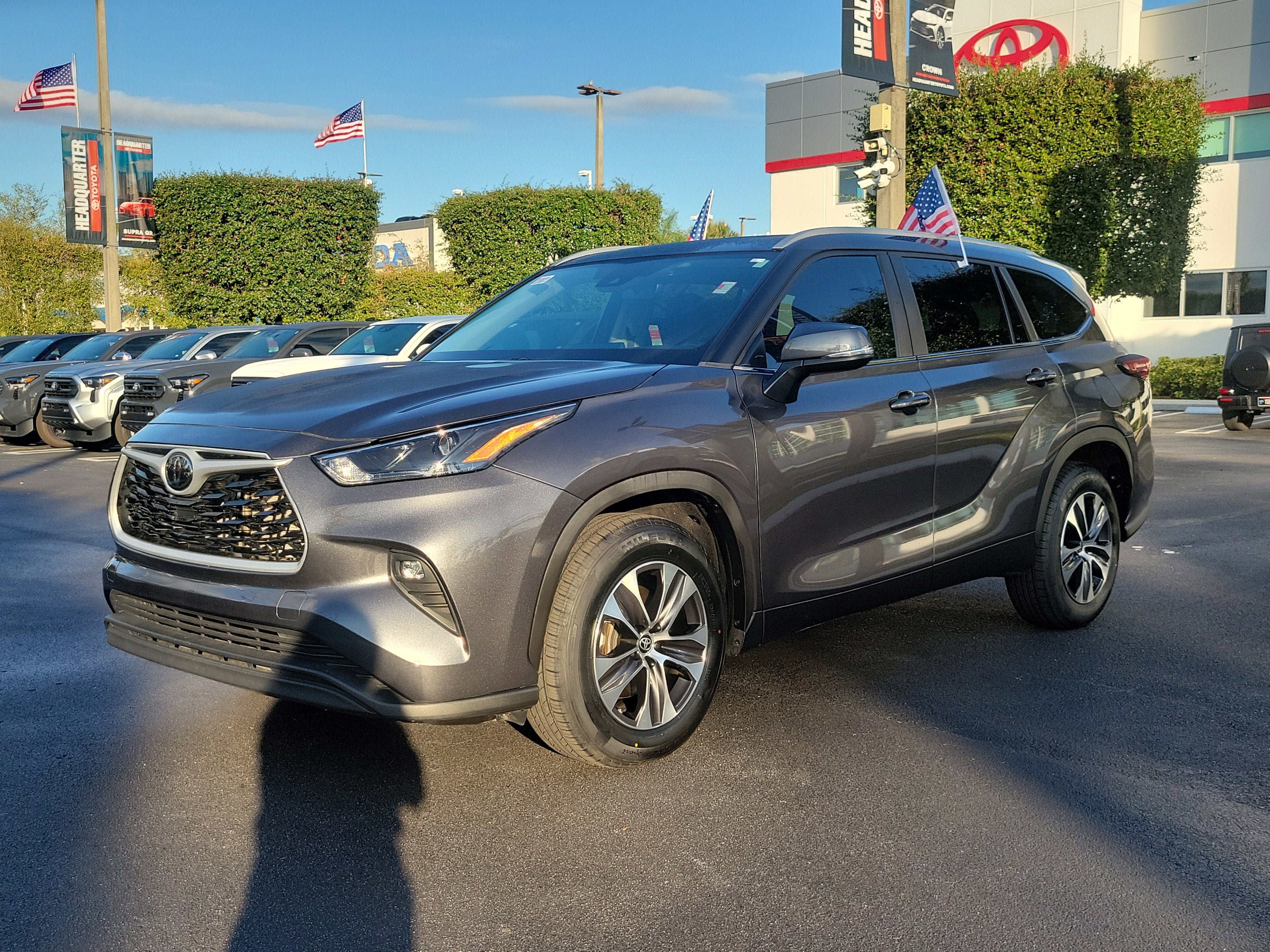 2024 Toyota Highlander LE