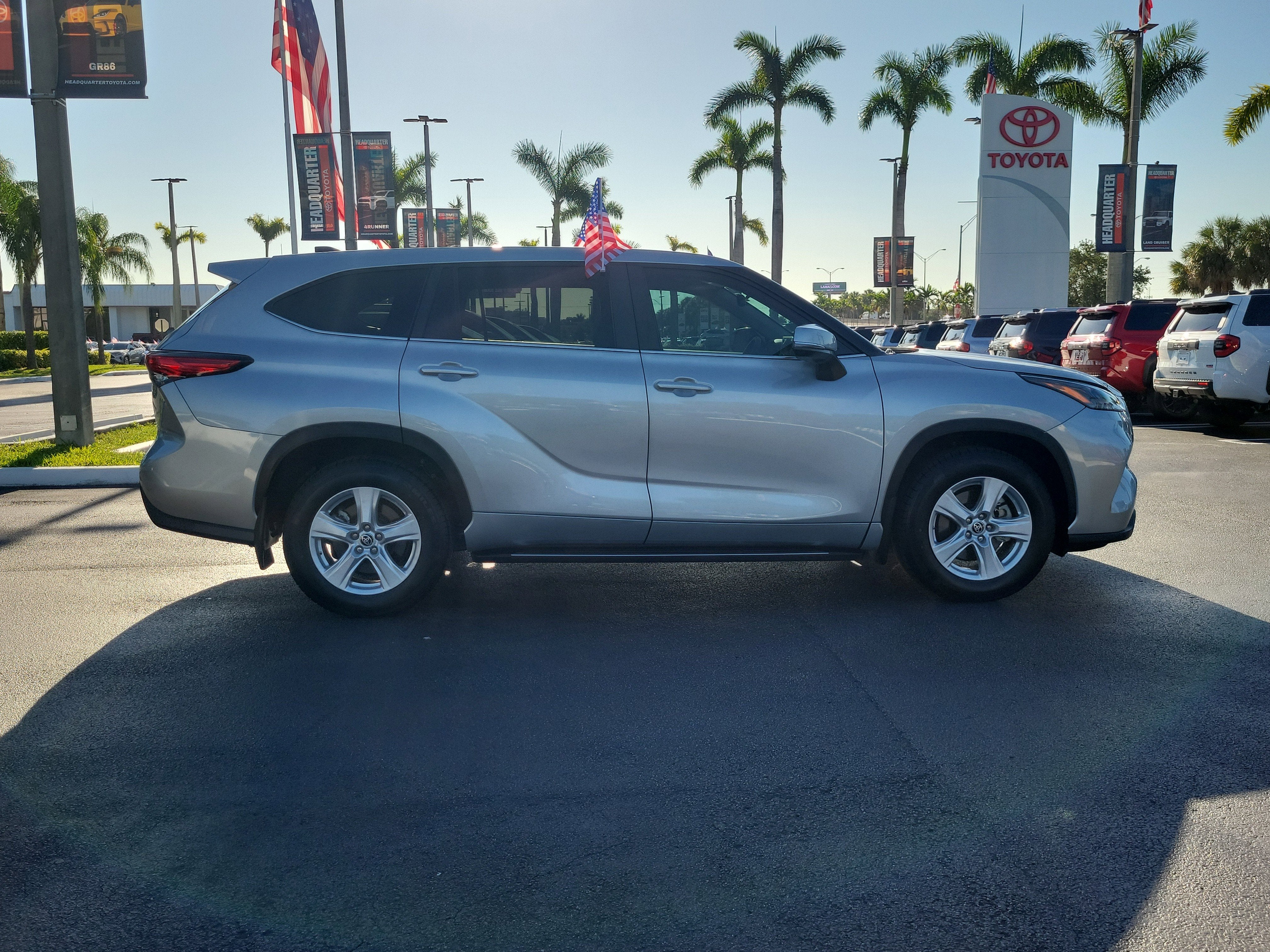 2023 Toyota Highlander LE