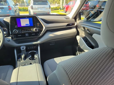 2023 Toyota Highlander LE