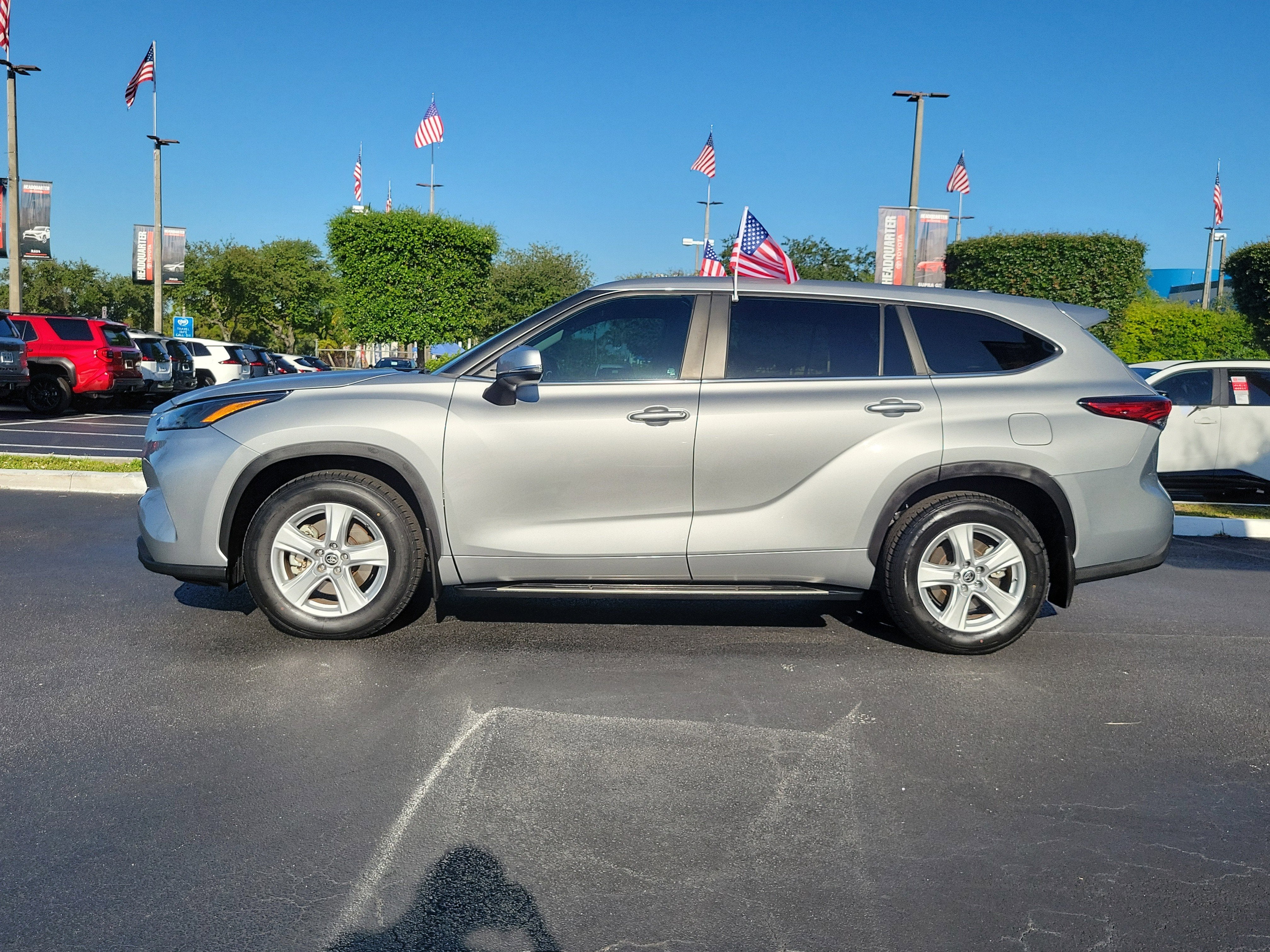 2023 Toyota Highlander LE
