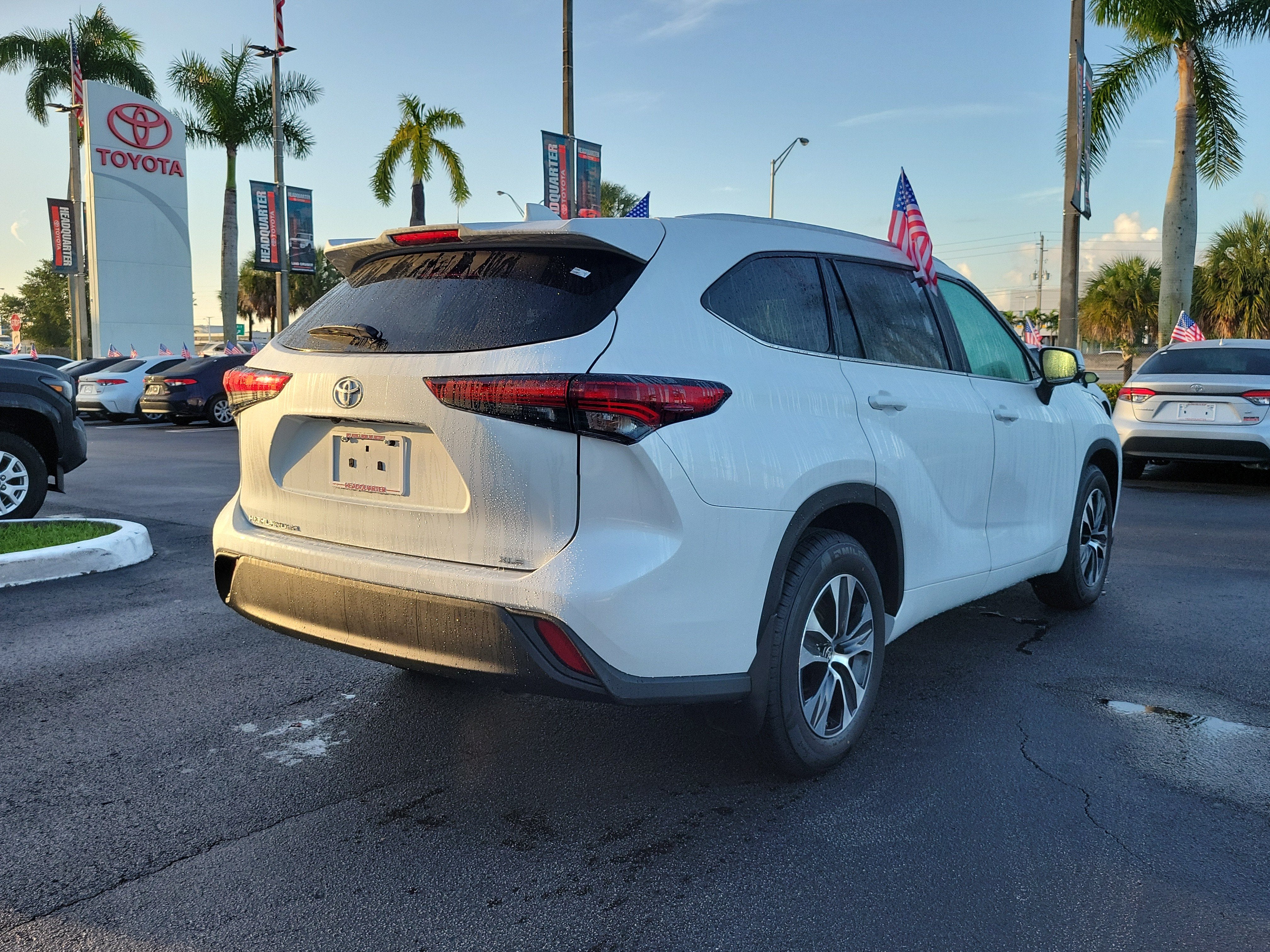2024 Toyota Highlander LE