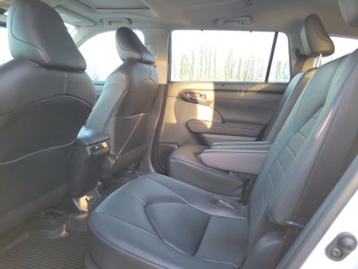 2024 Toyota Highlander LE