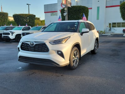 2024 Toyota Highlander LE
