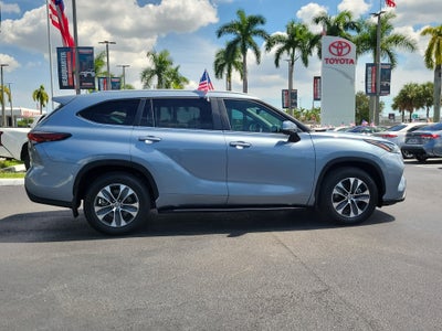 2024 Toyota Highlander LE