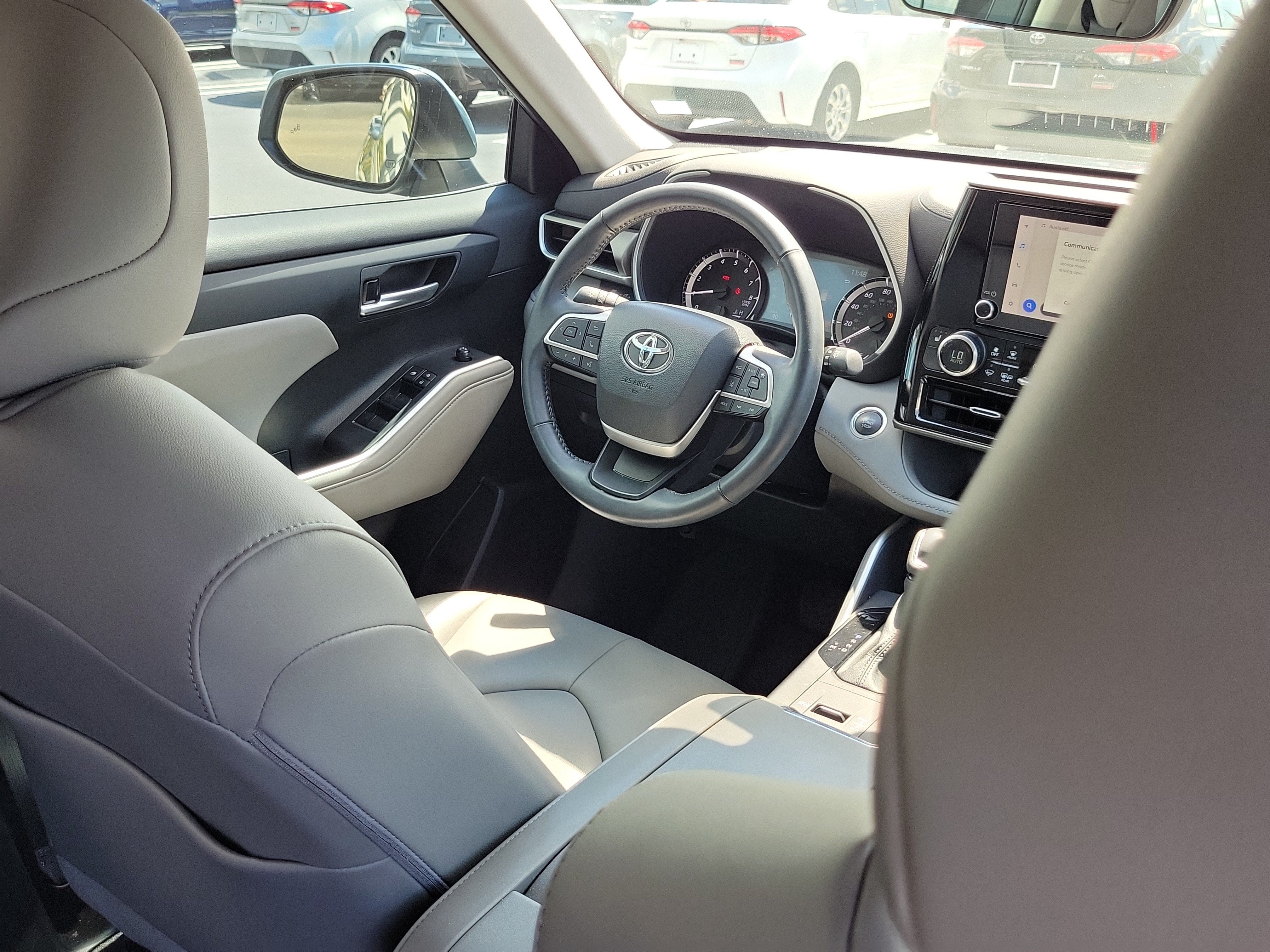 2024 Toyota Highlander LE